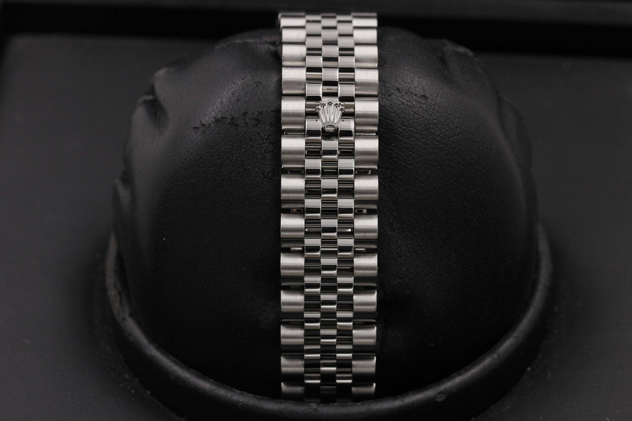 Watch Image 8