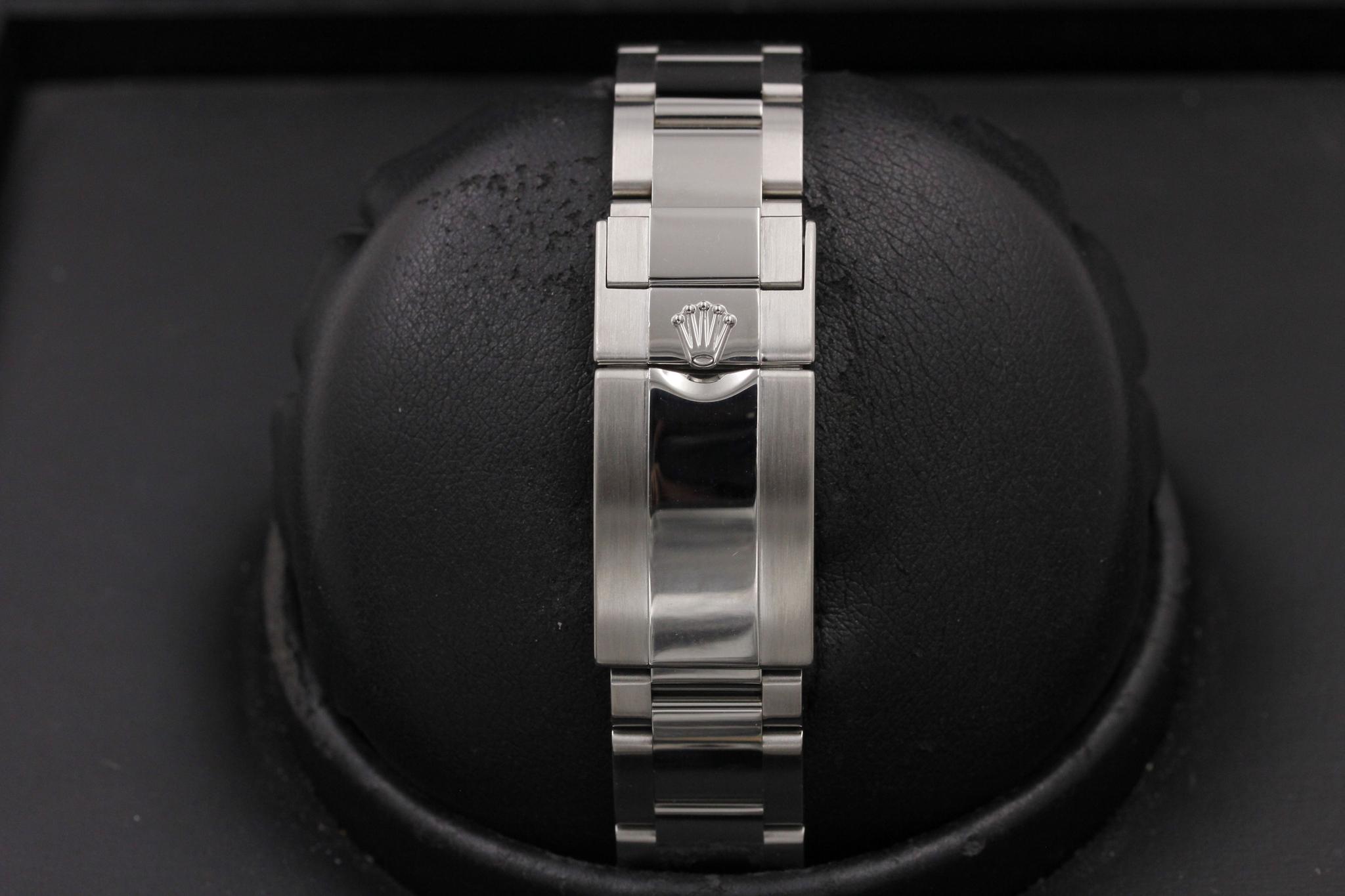 Watch Image 8