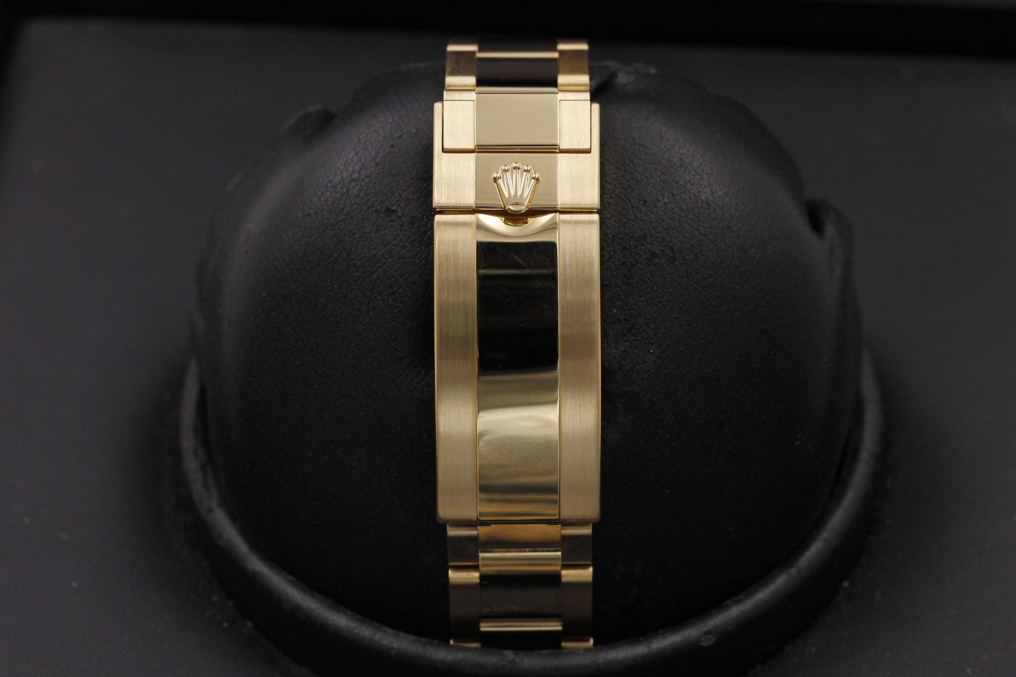 Watch Image 8