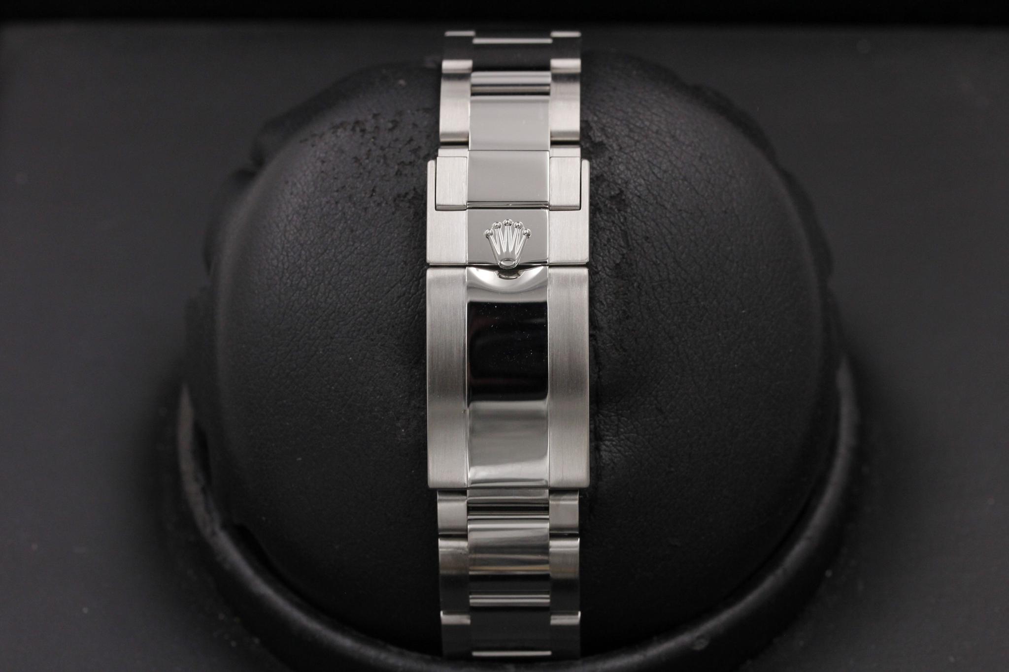 Watch Image 8