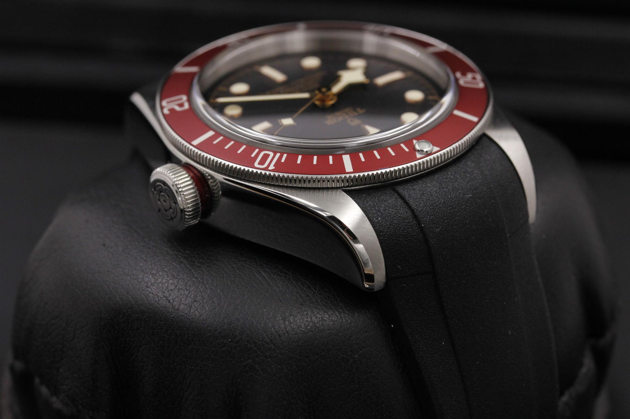 Watch Image 4