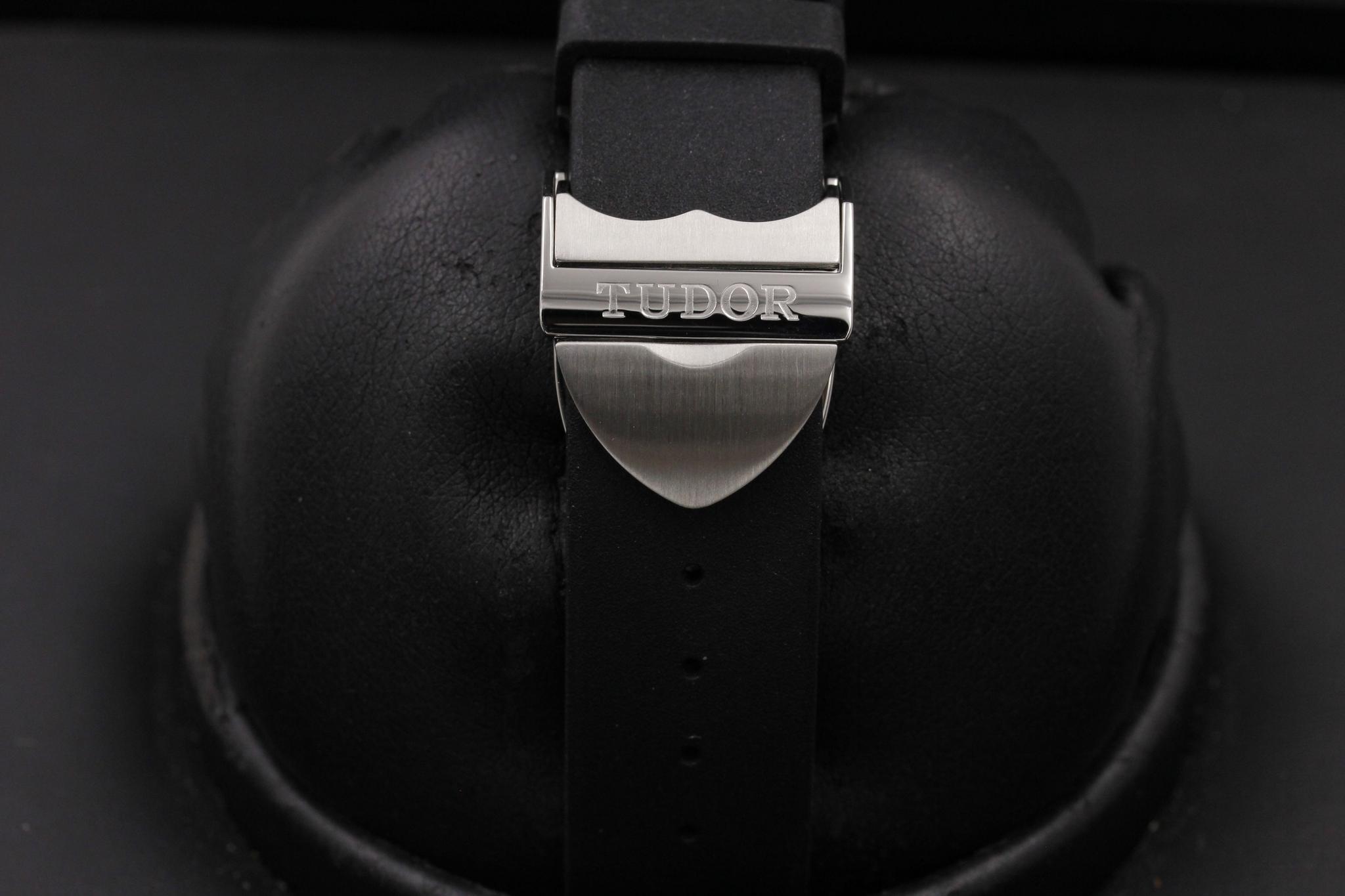 Watch Image 8