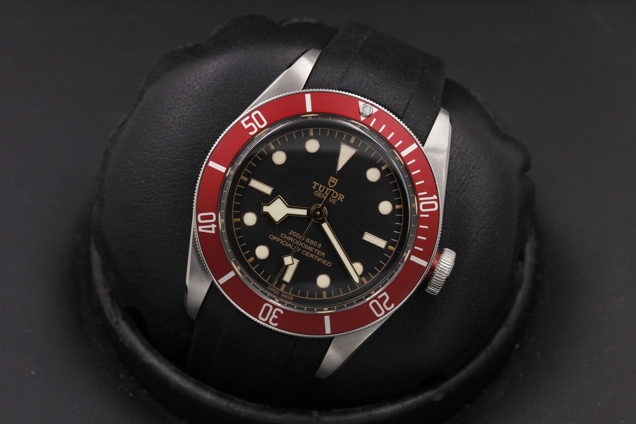 Watch Image 9