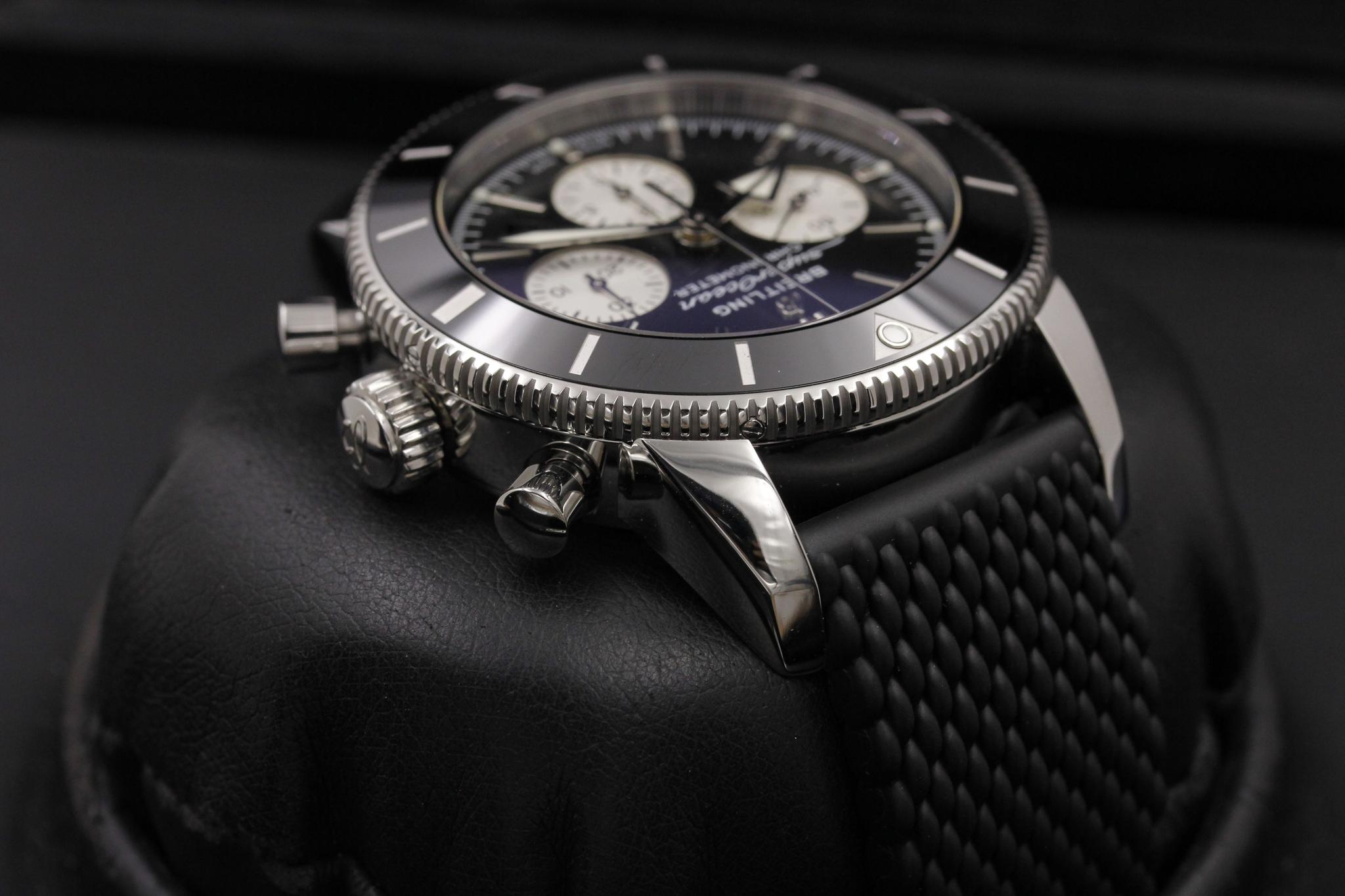 Watch Image 4