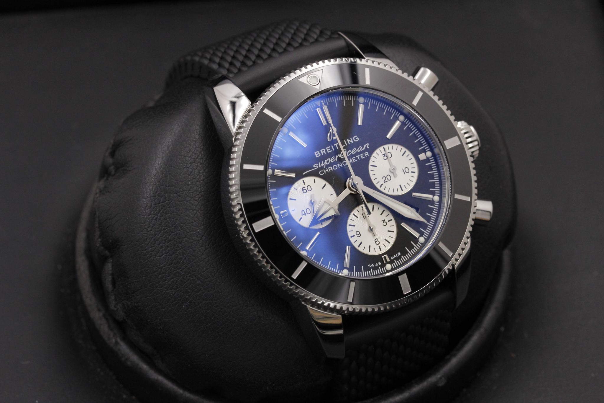 Watch Image 10