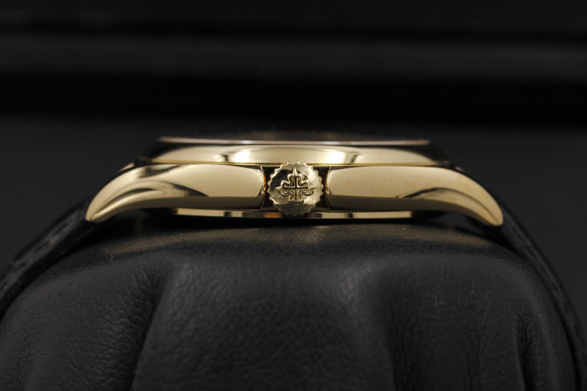 Watch Image 3