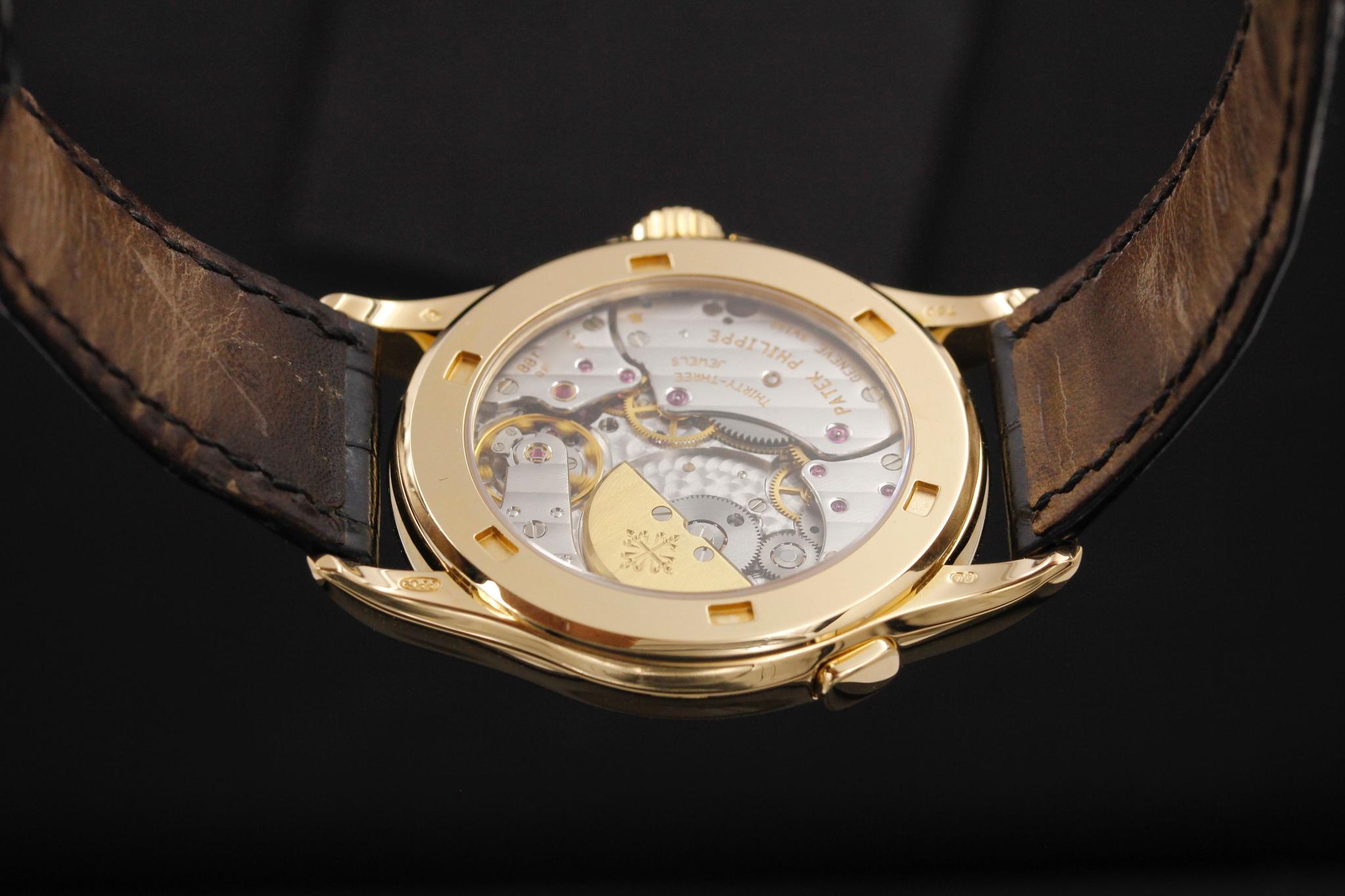 Watch Image 7
