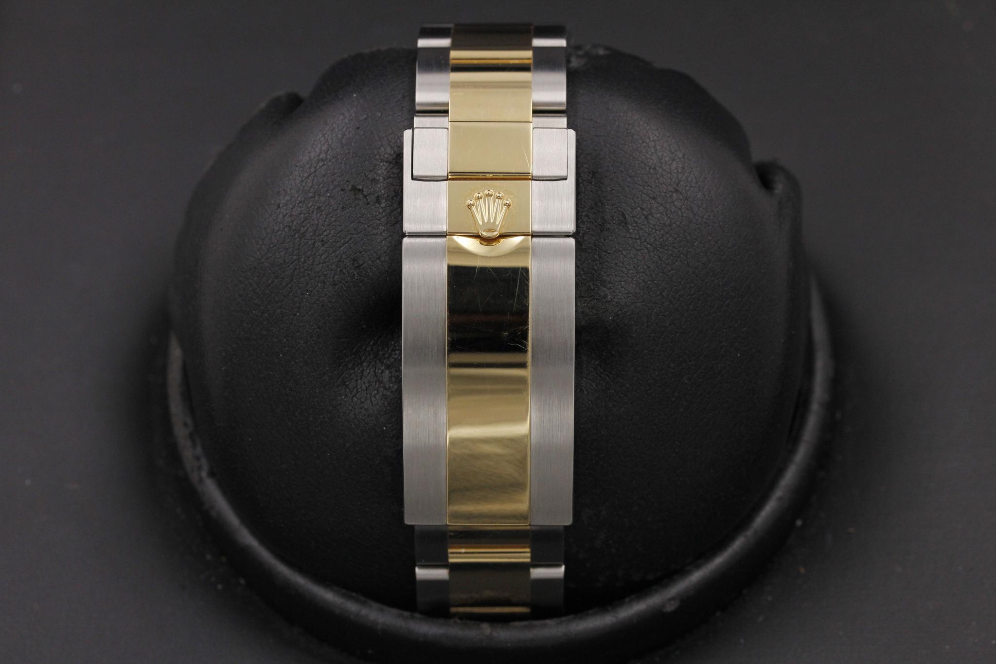 Watch Image 8