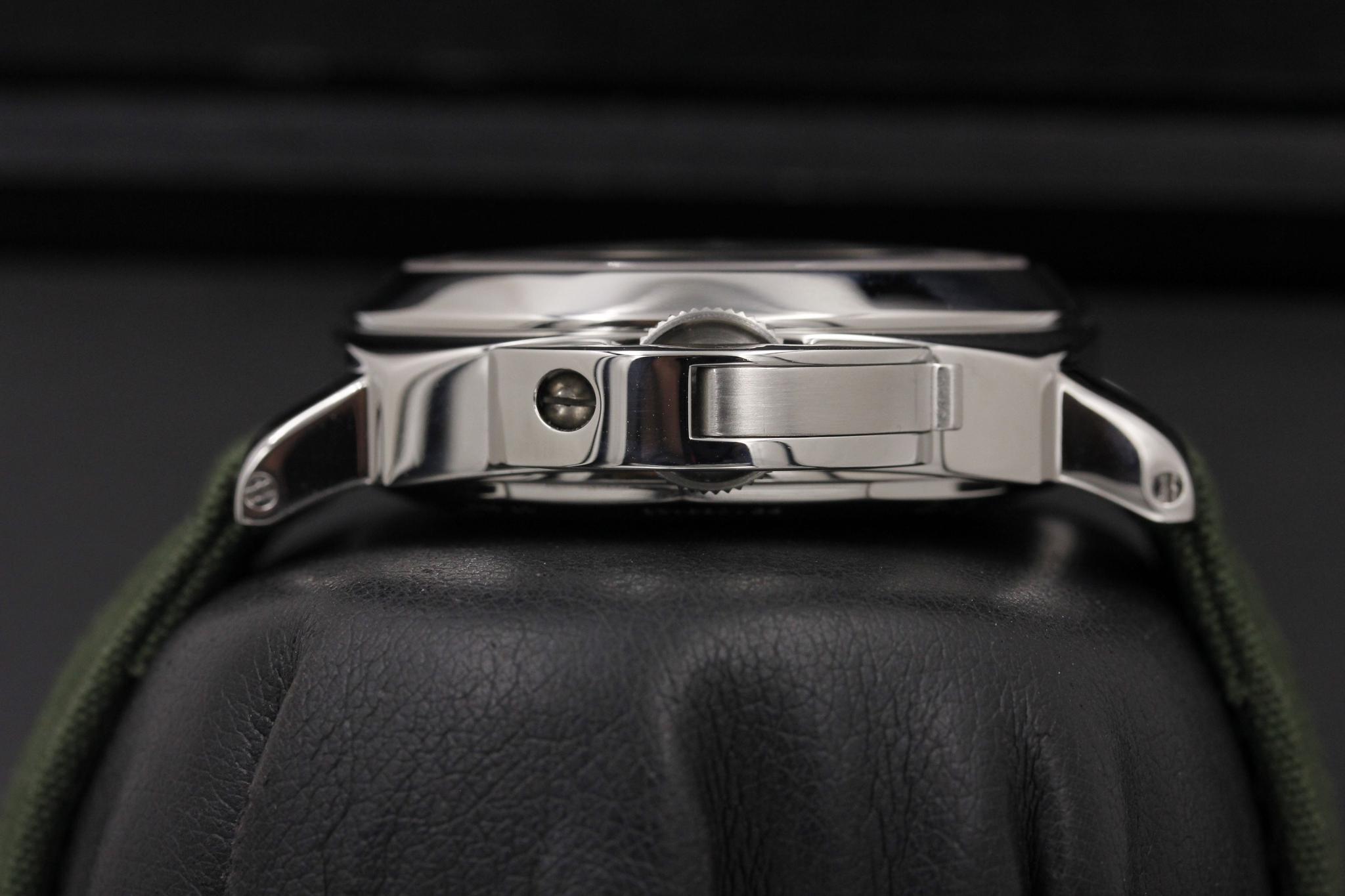 Watch Image 3
