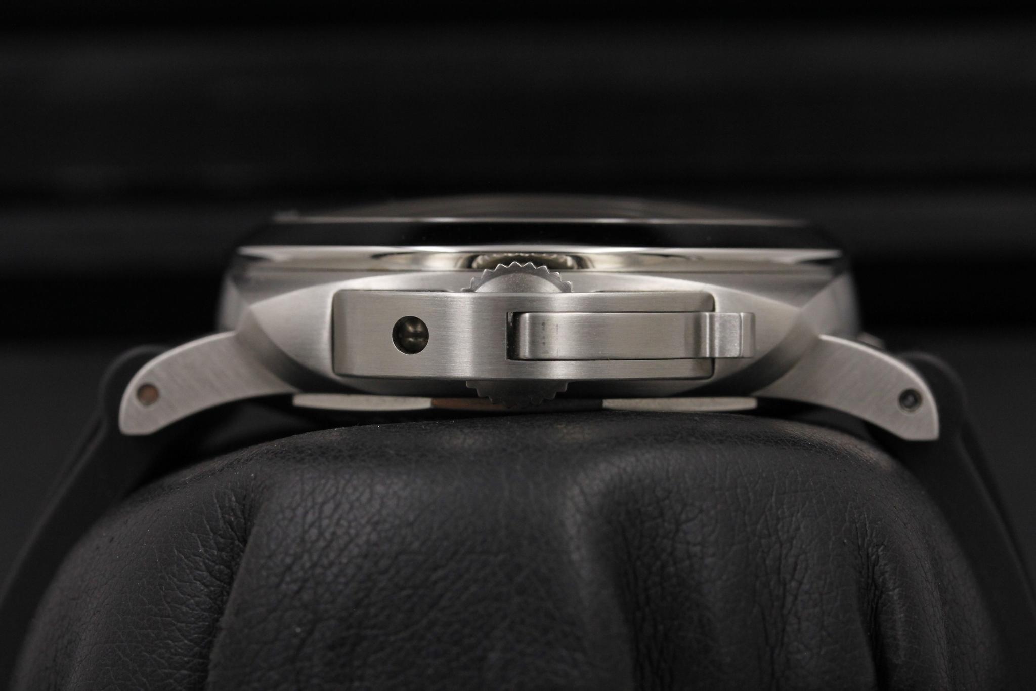 Watch Image 3