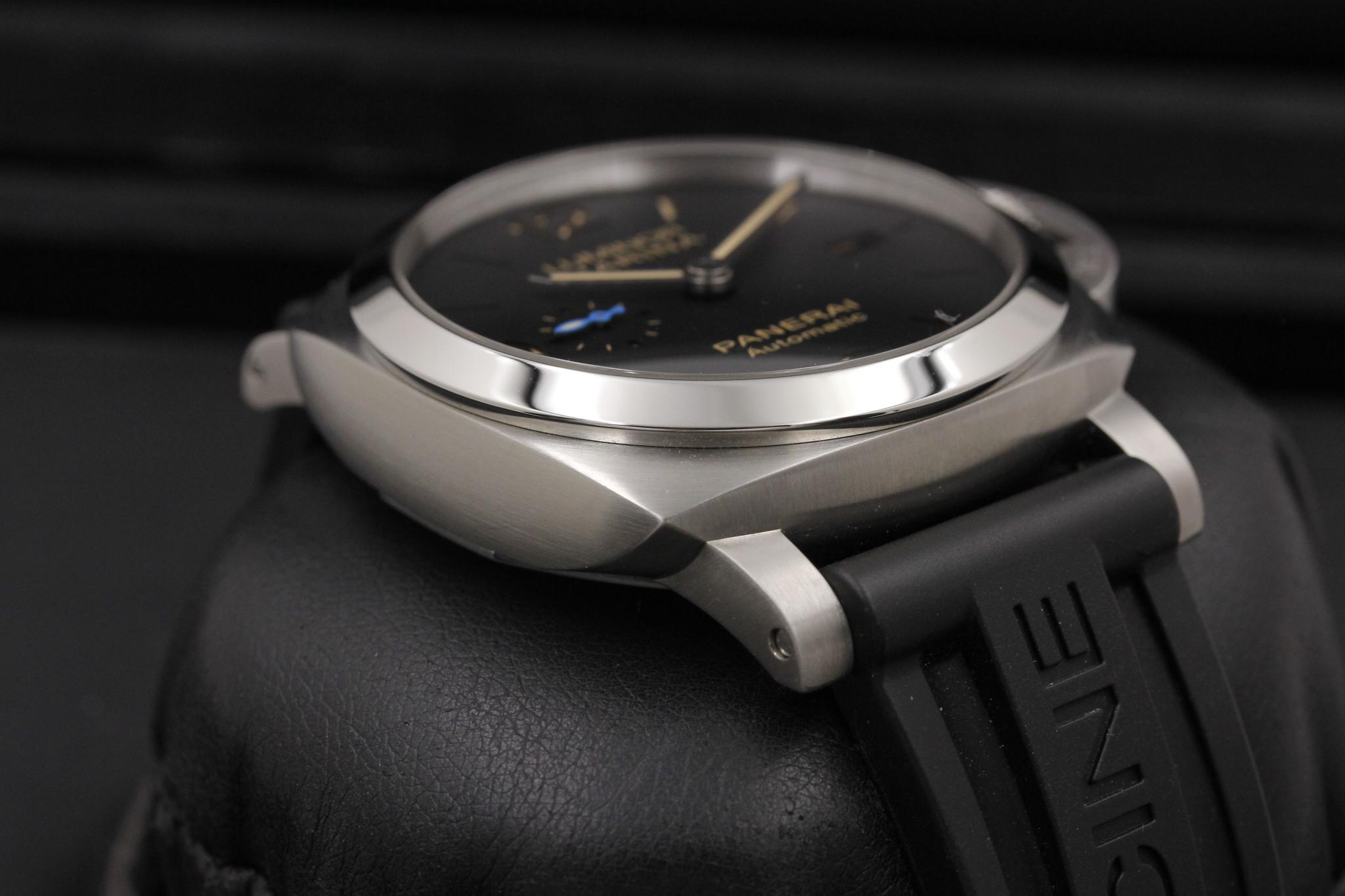 Watch Image 6