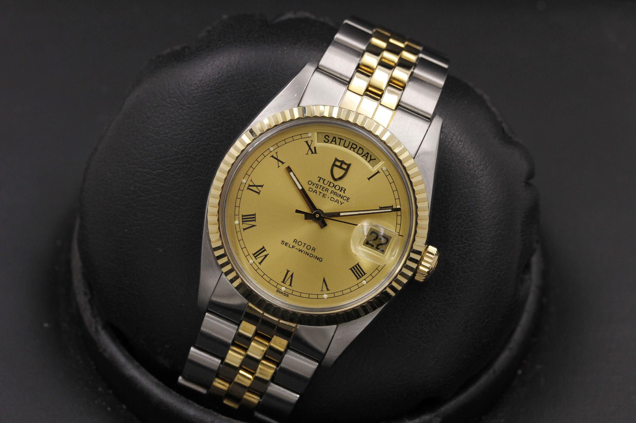 Watch Image 12