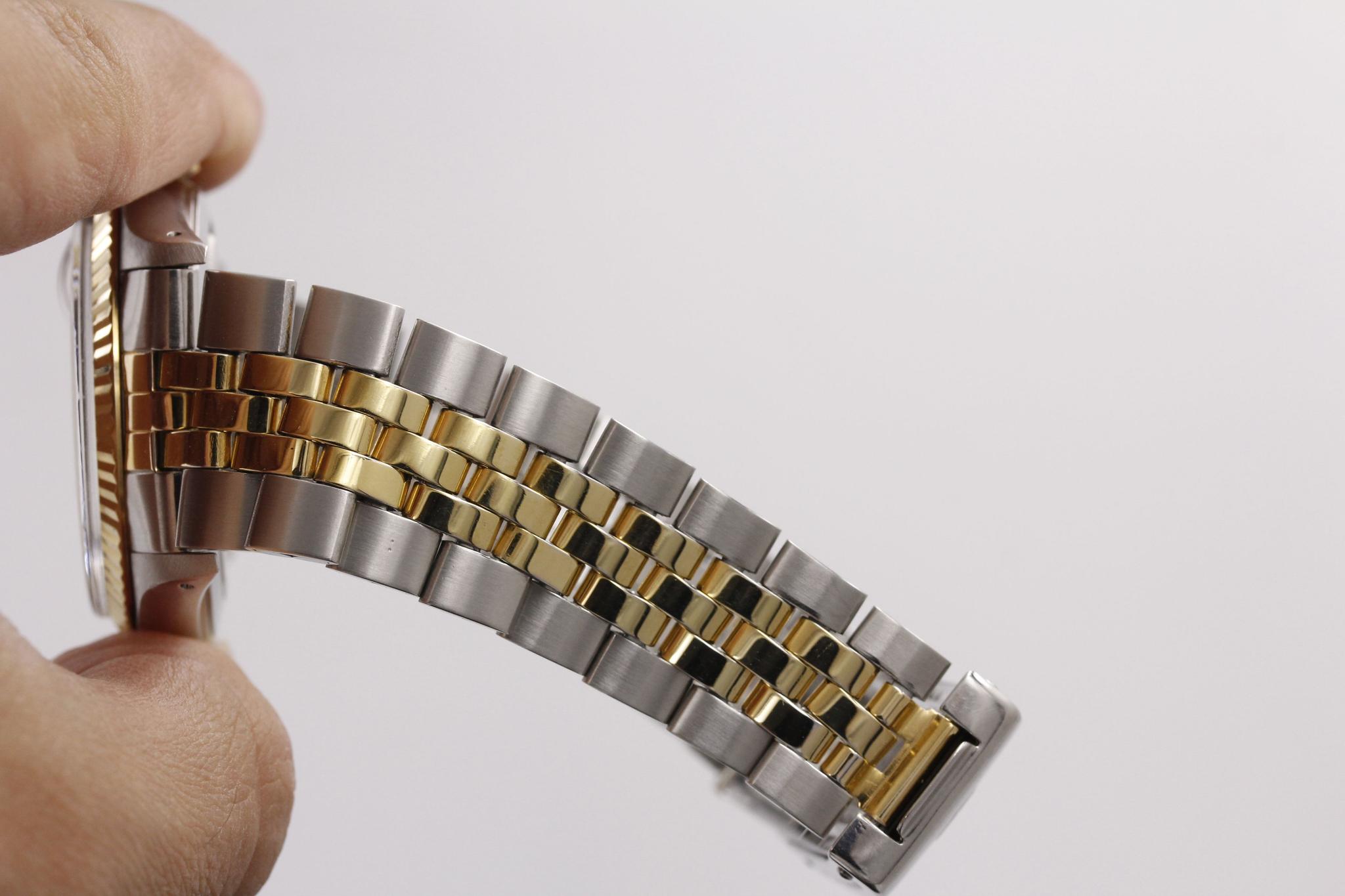 Watch Image 11