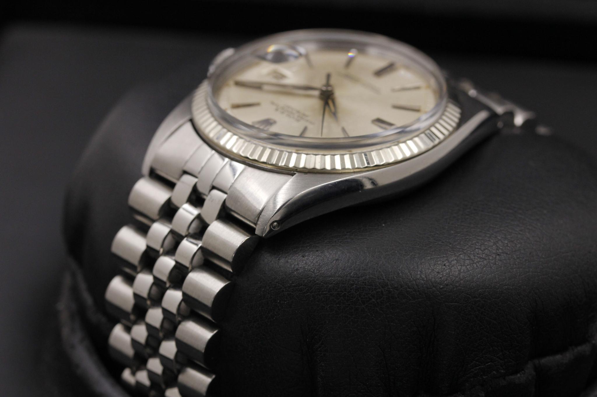 Watch Image 5