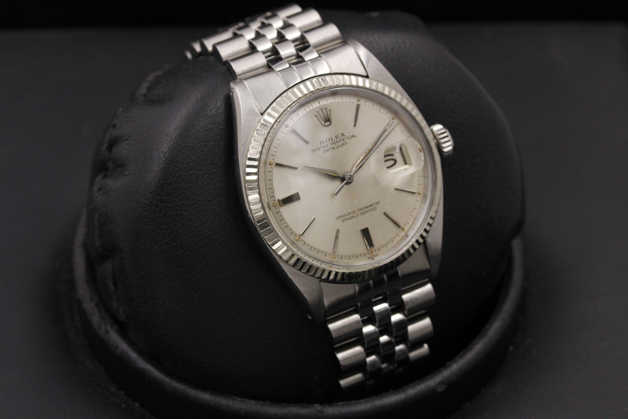 Watch Image 12