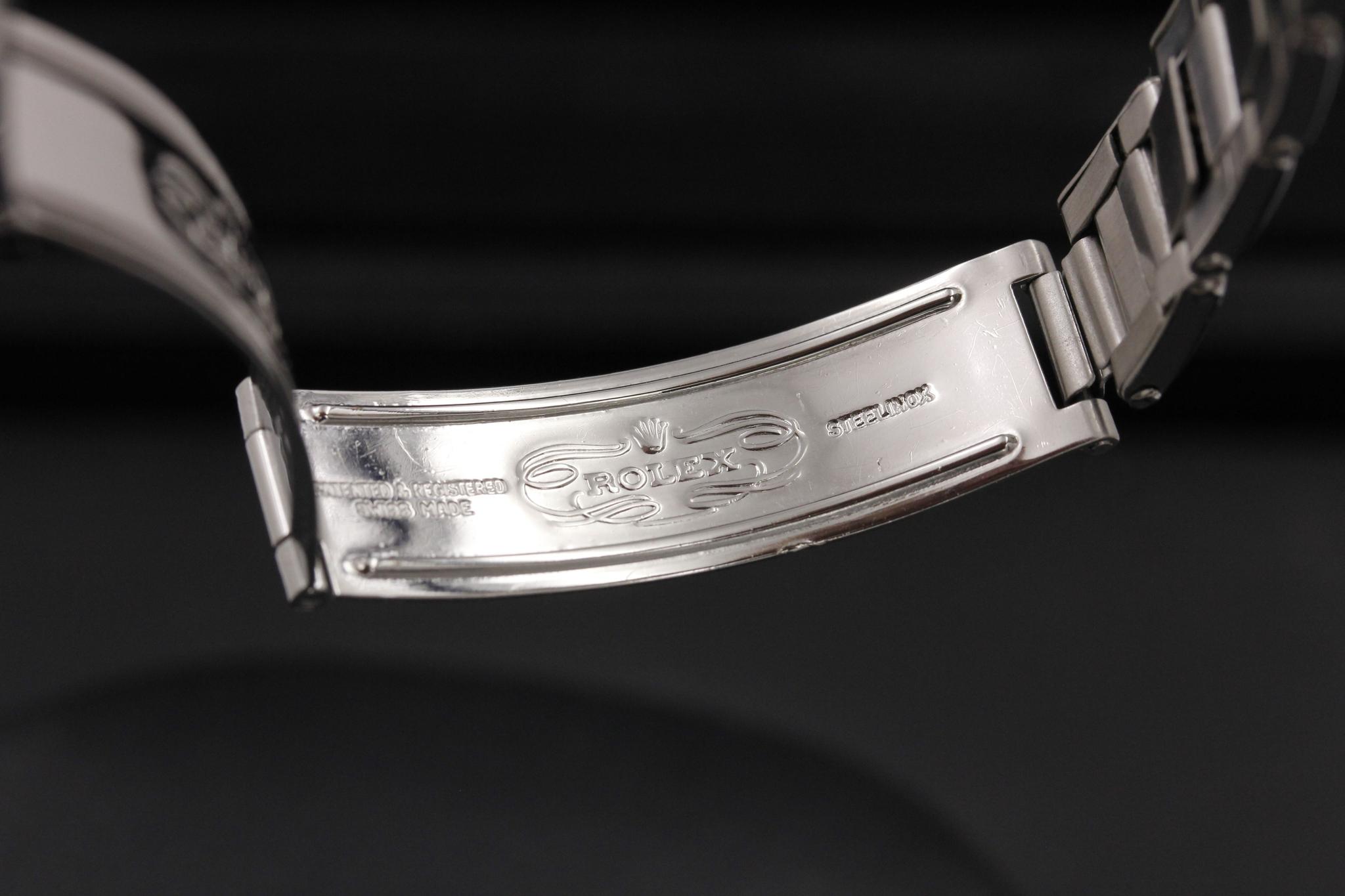 Watch Image 10