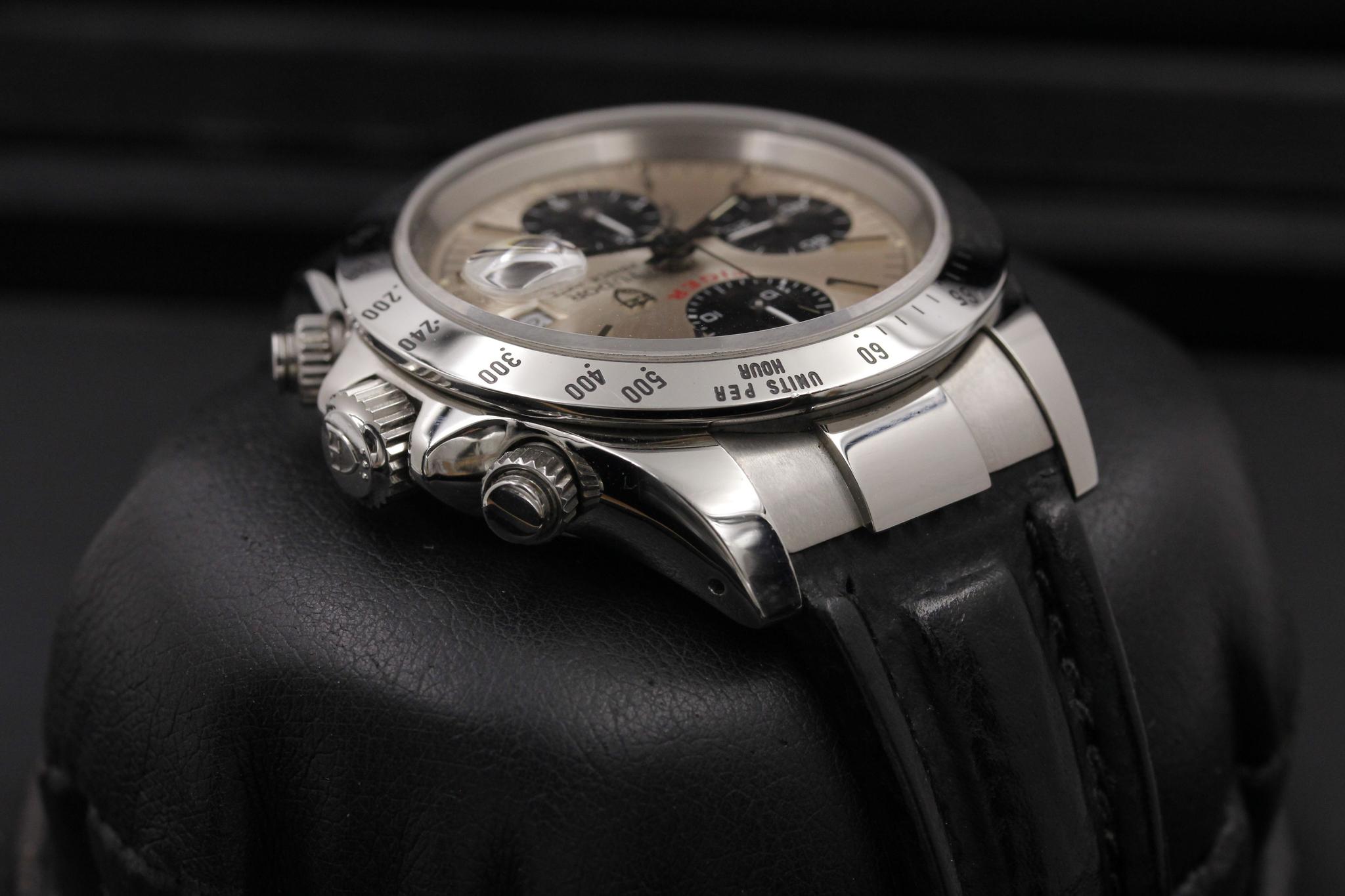 Watch Image 4
