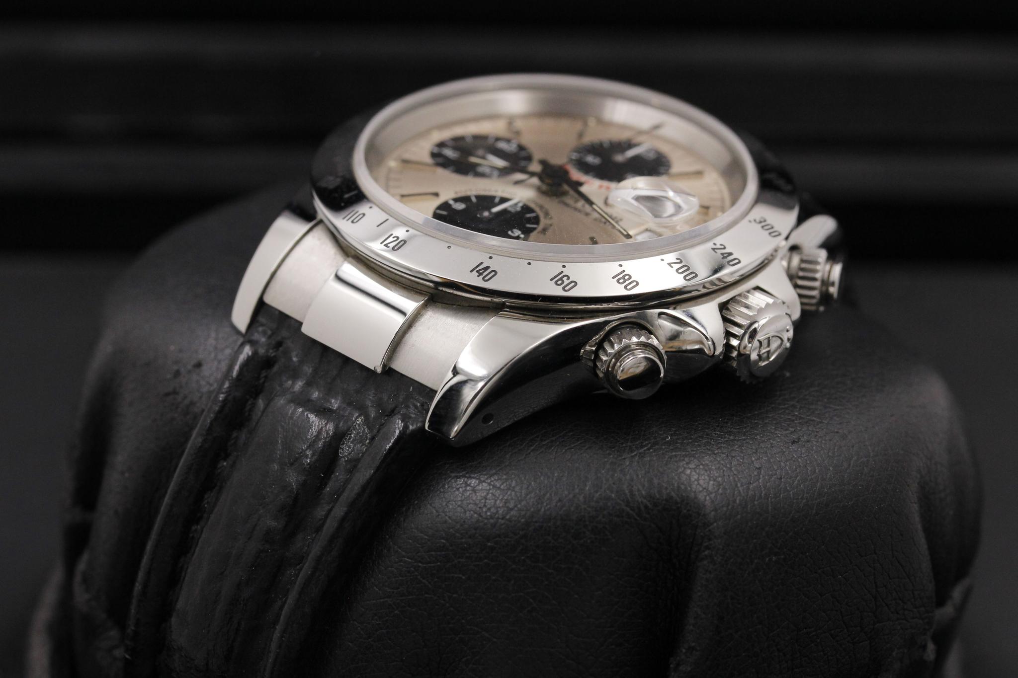 Watch Image 2