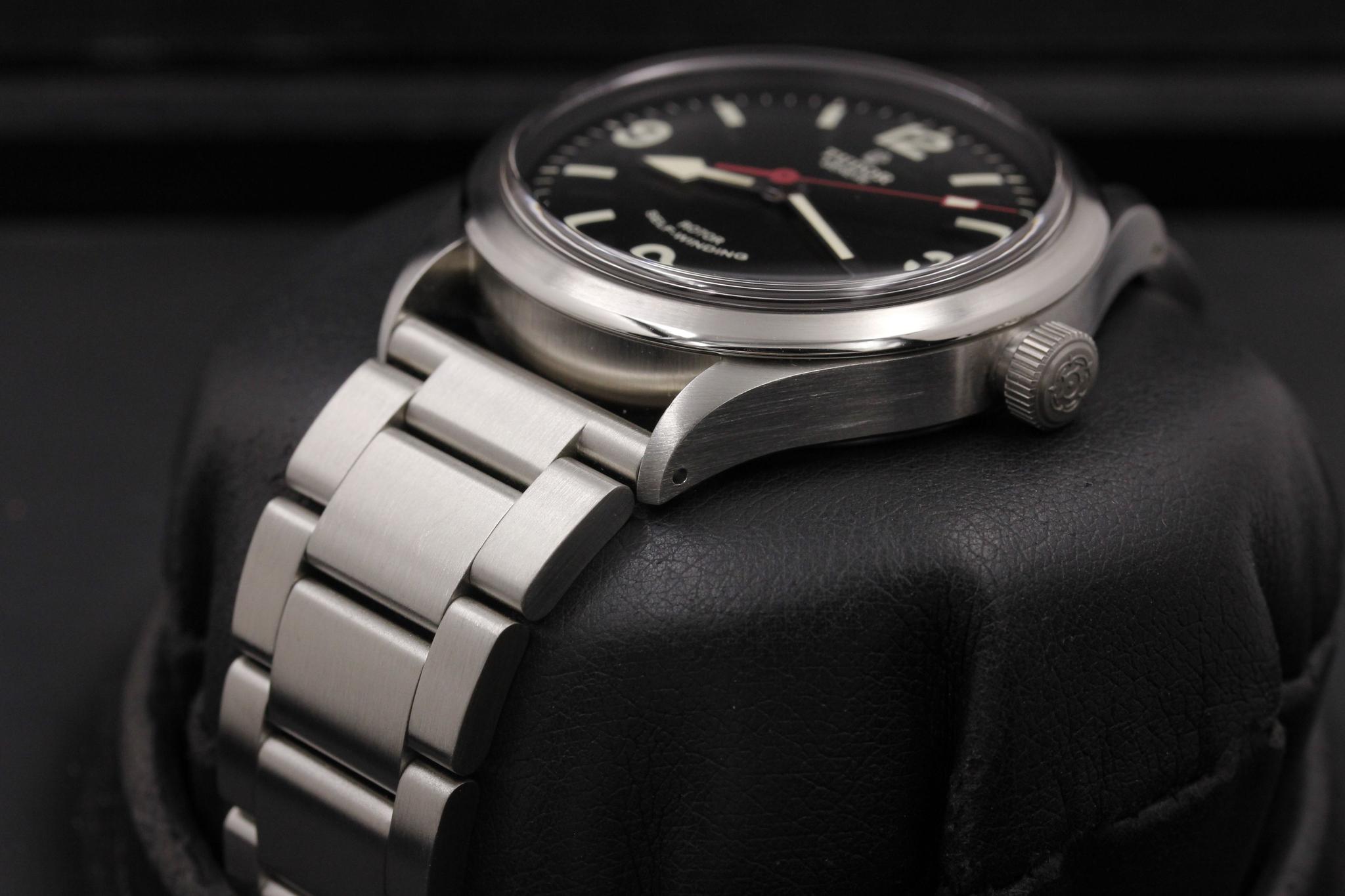 Watch Image 2