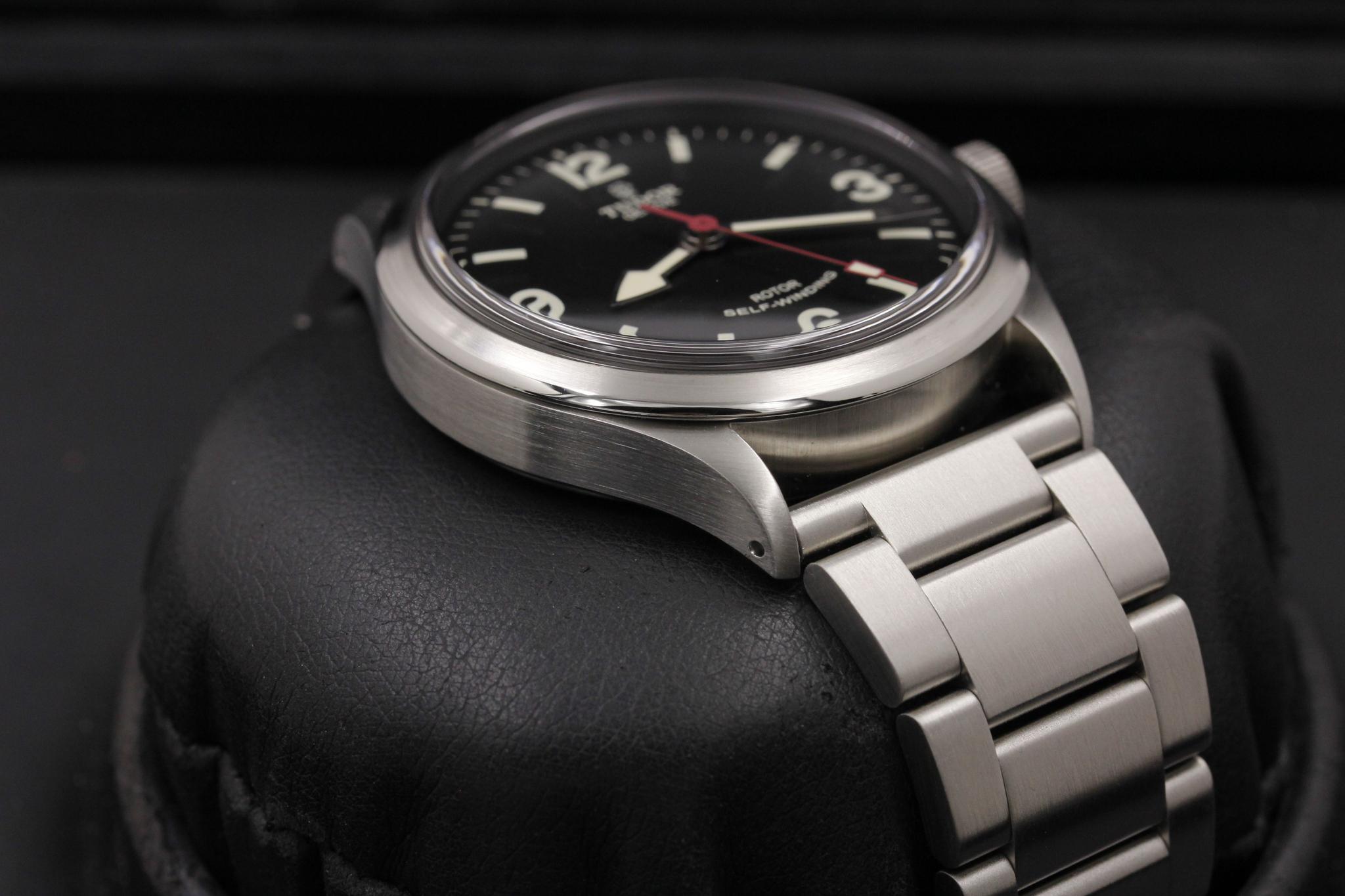 Watch Image 6