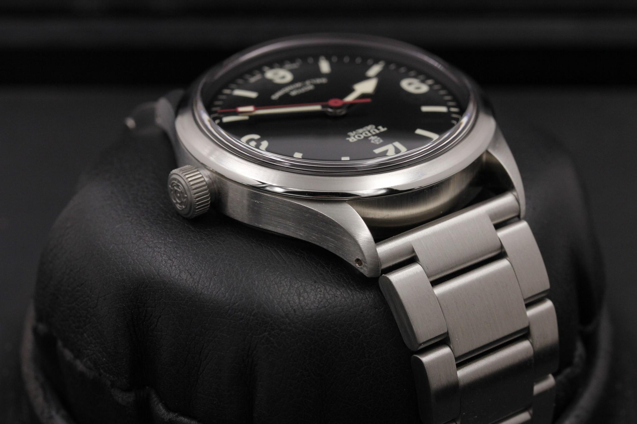 Watch Image 4