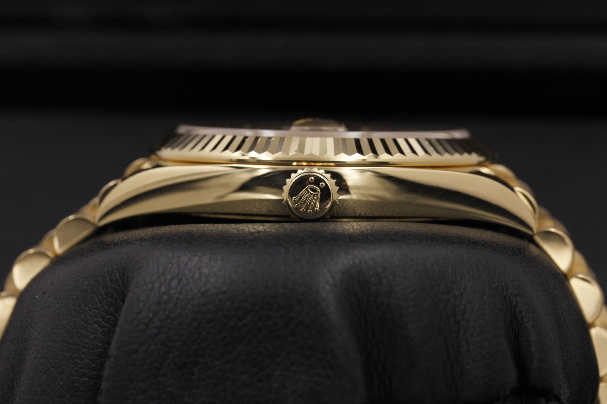Watch Image 3