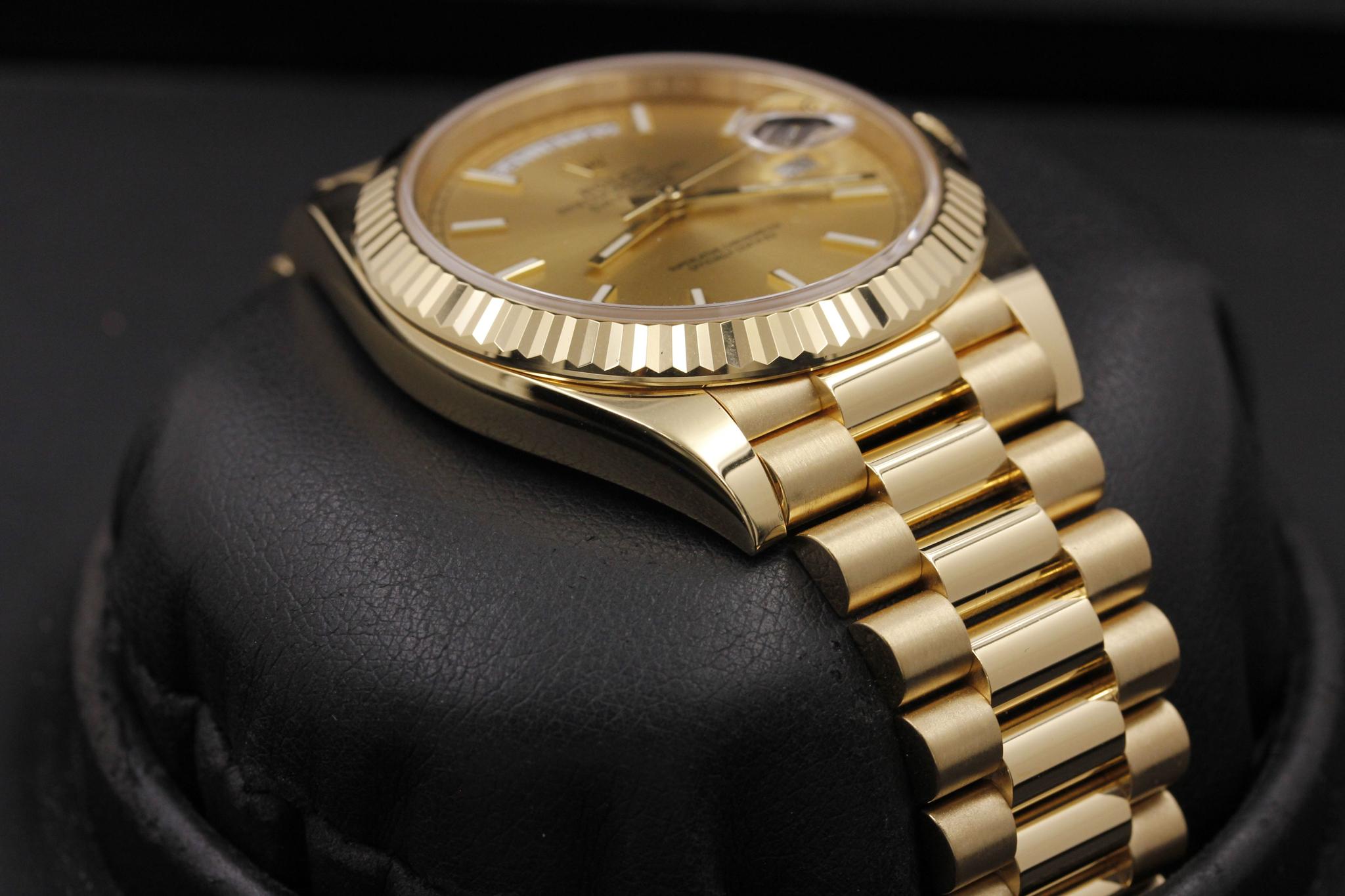 Watch Image 6