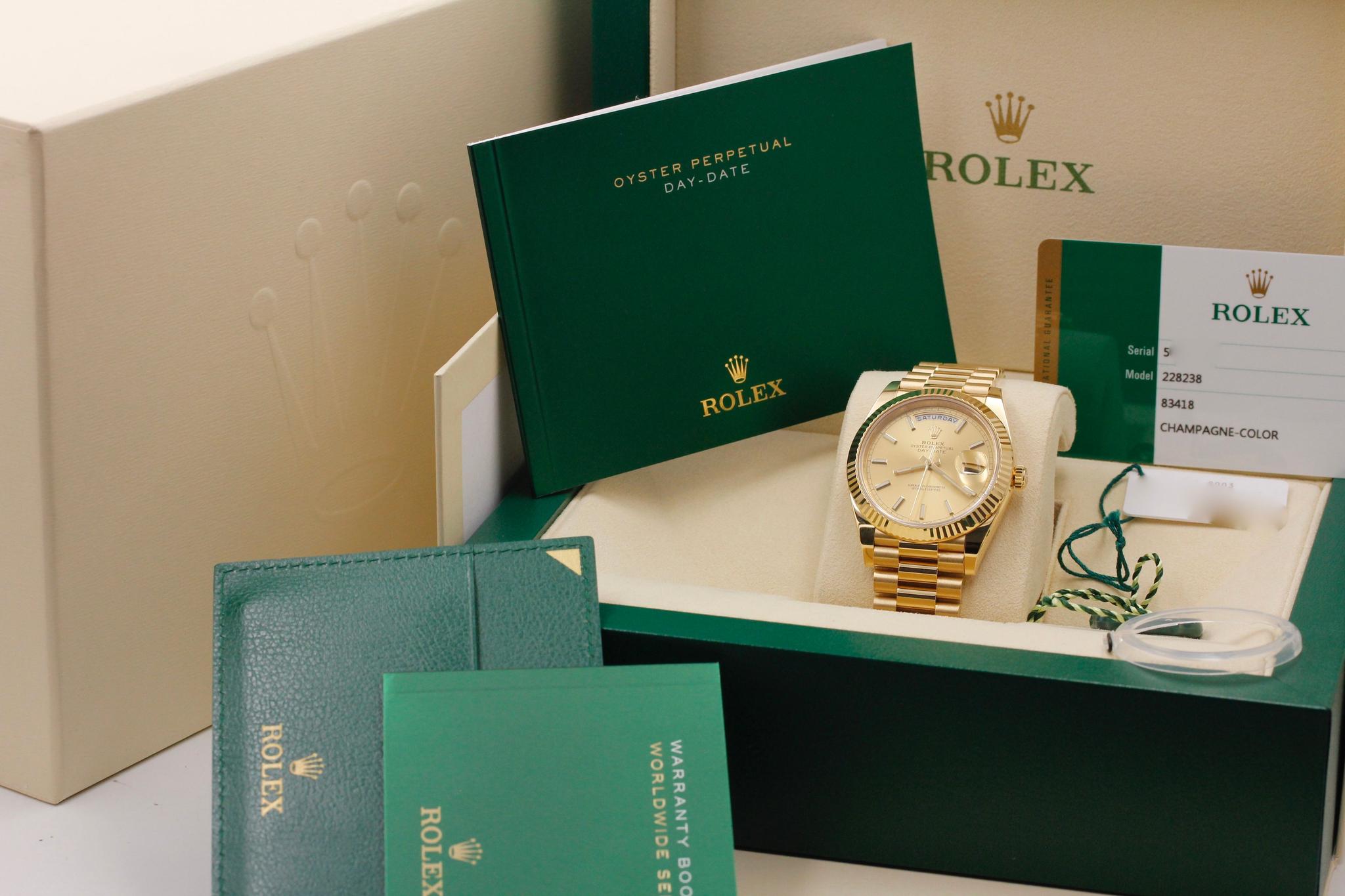 Watch Image 11