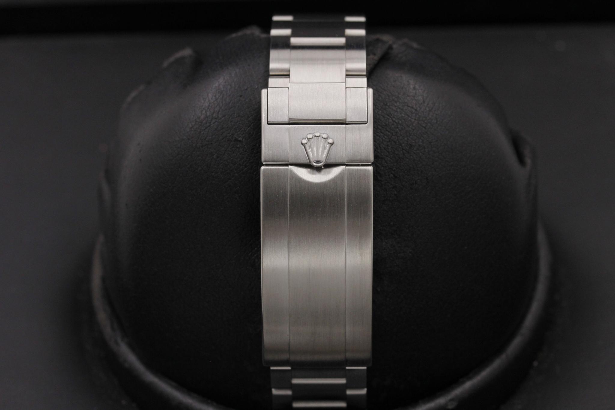 Watch Image 7