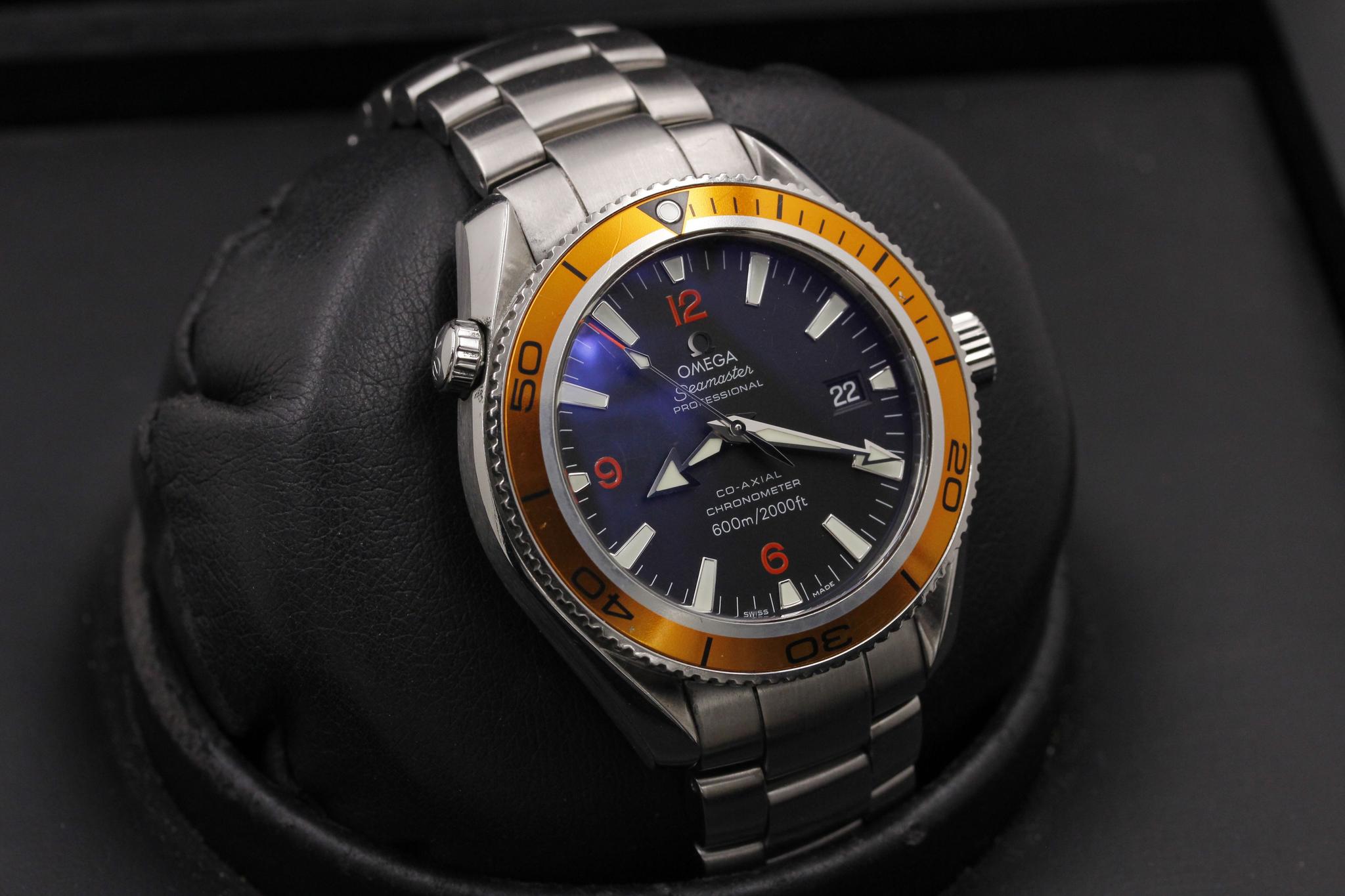 Watch Image 10