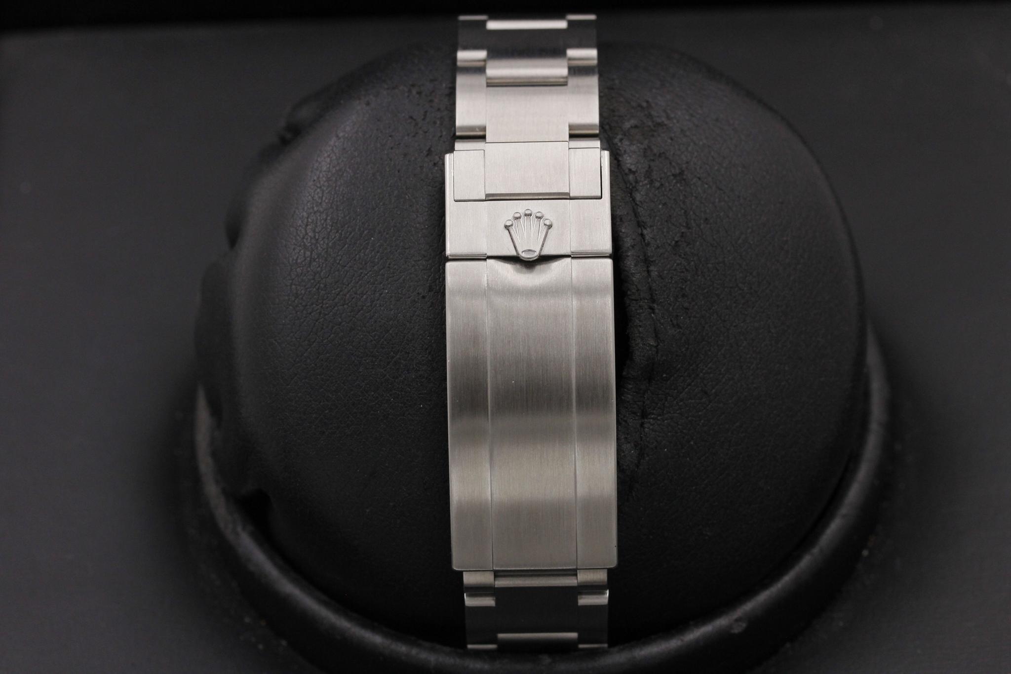 Watch Image 8