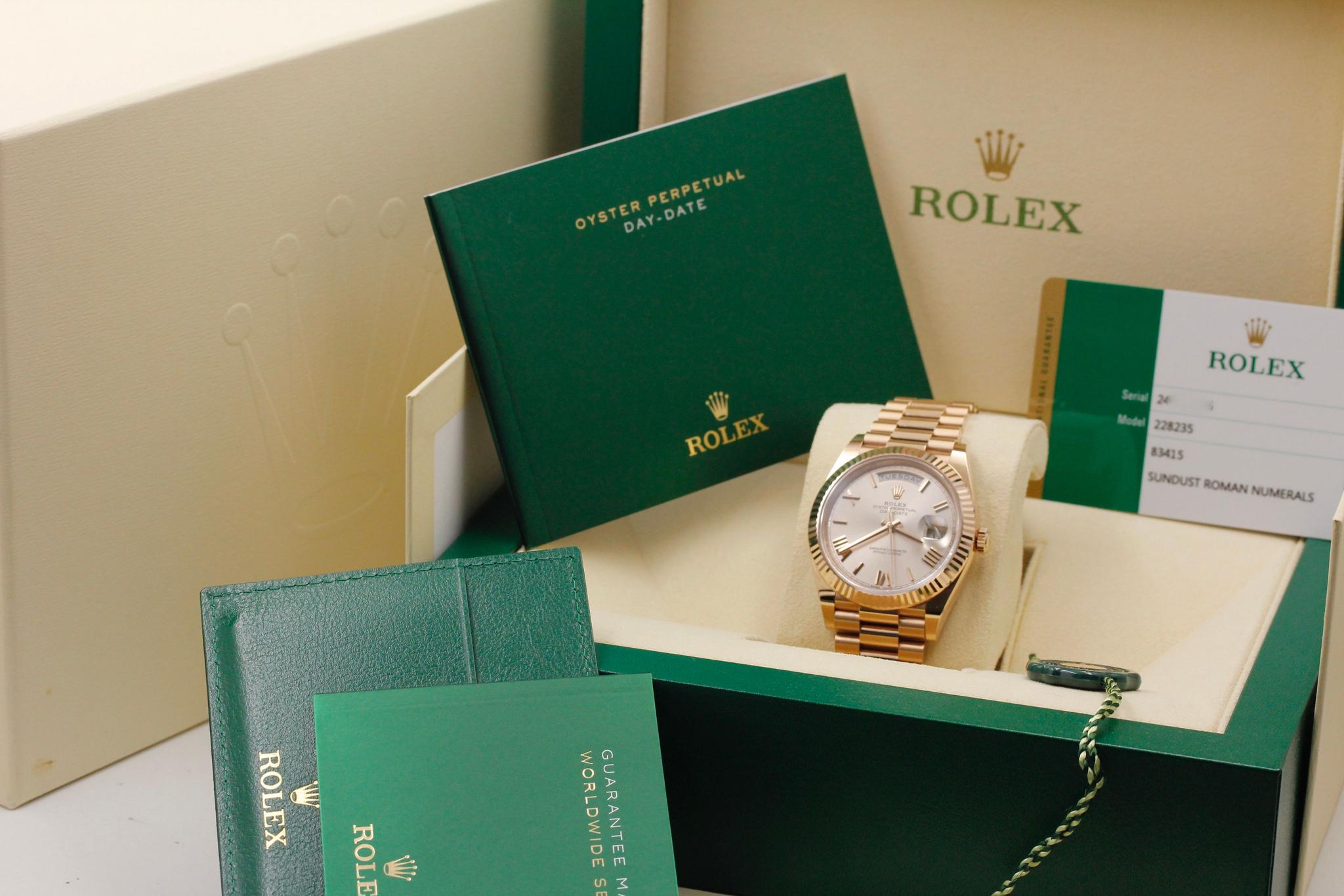 Watch Image 11