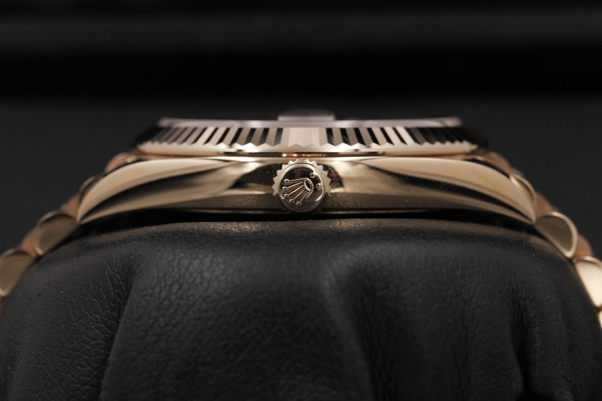 Watch Image 3