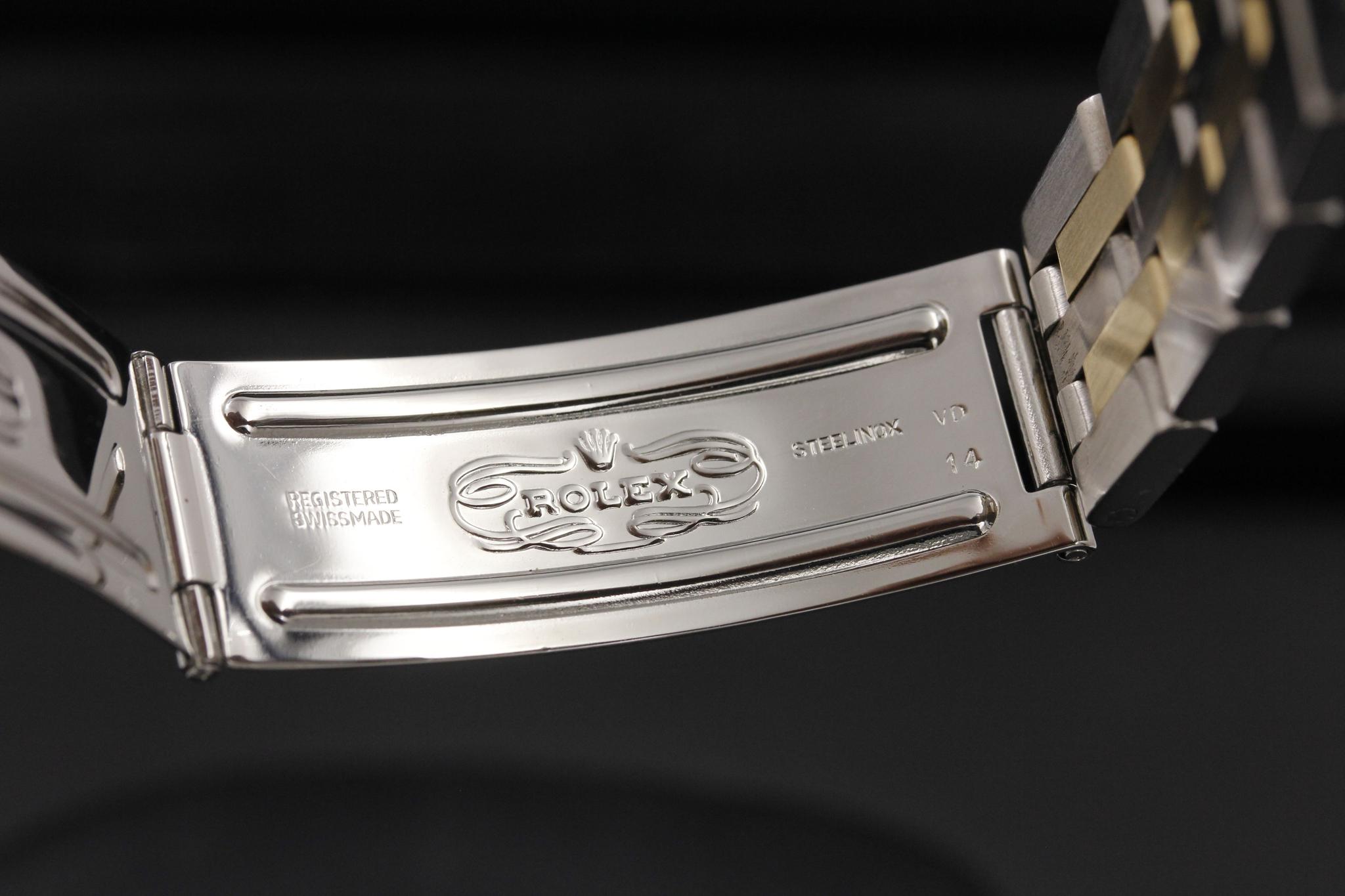 Watch Image 12
