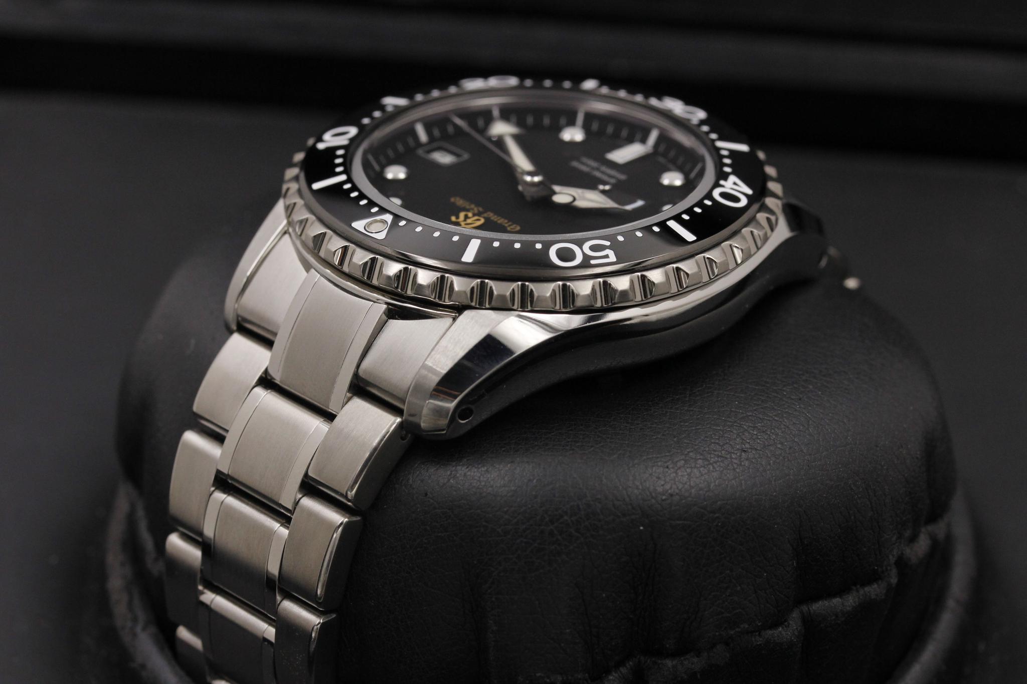 Watch Image 5