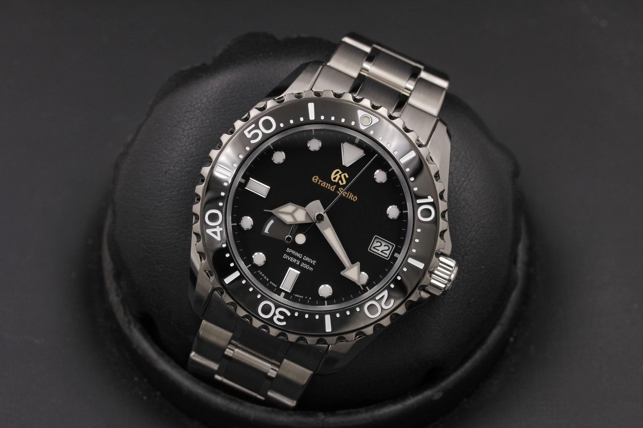 Watch Image 10