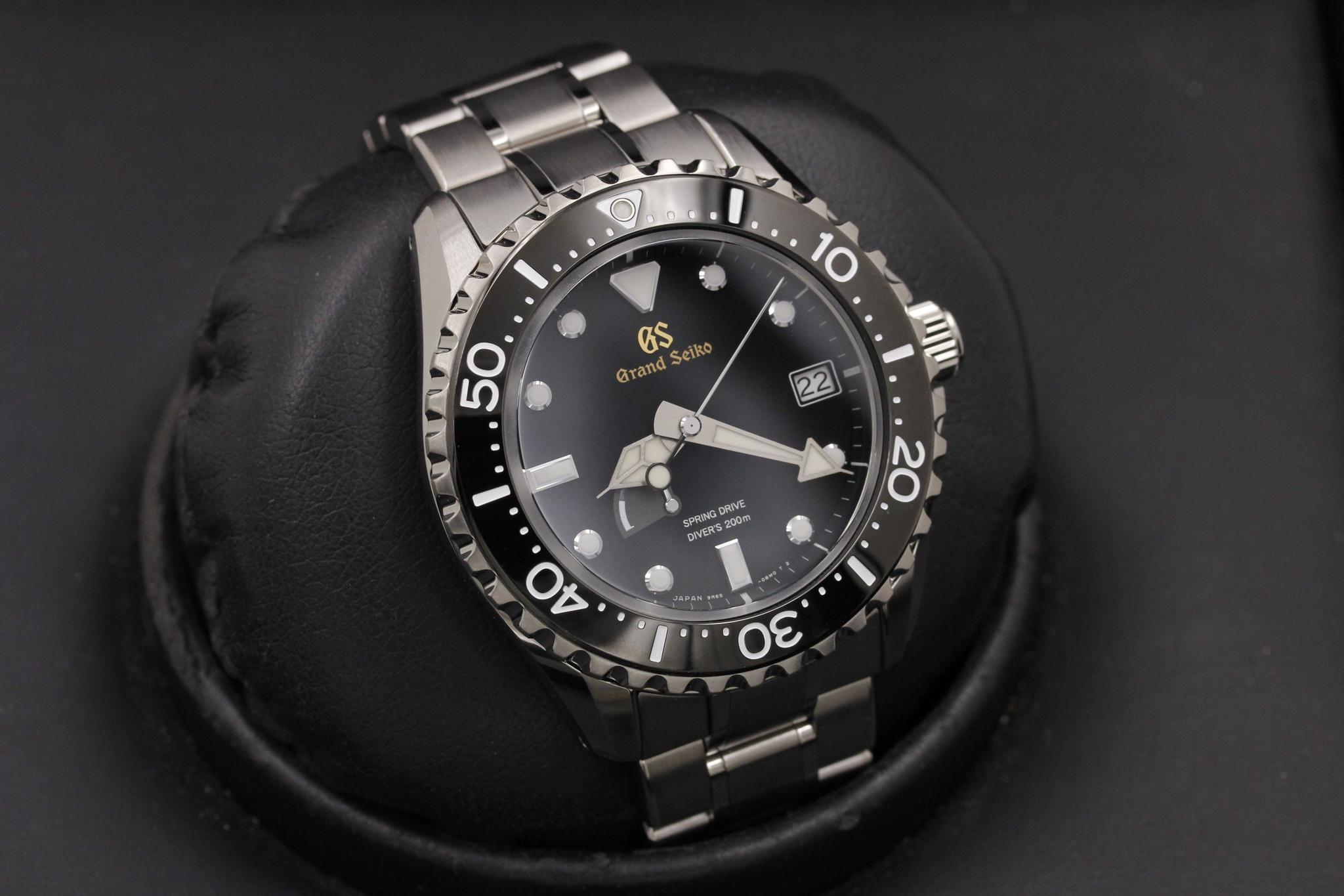 Watch Image 11