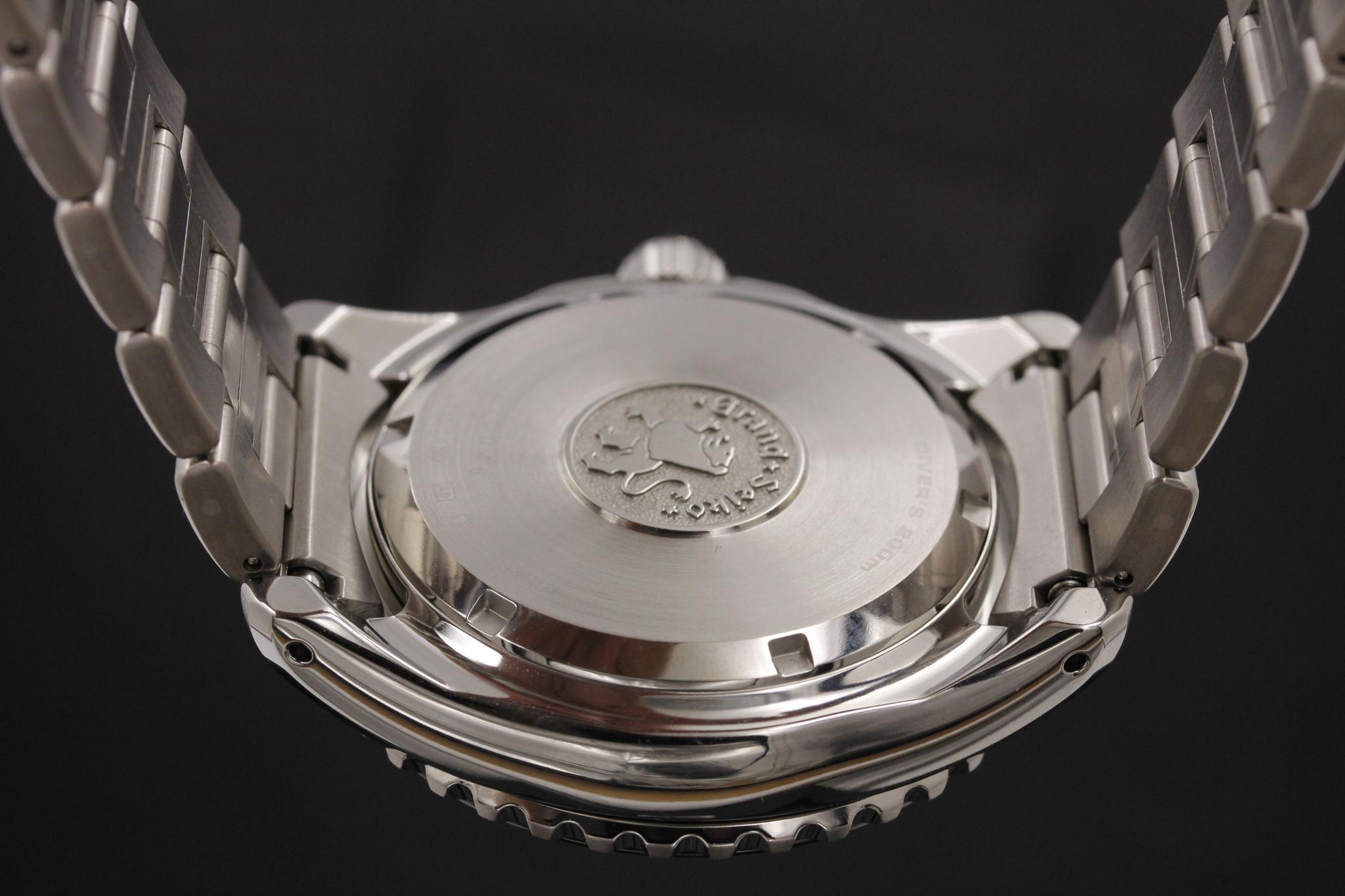 Watch Image 7