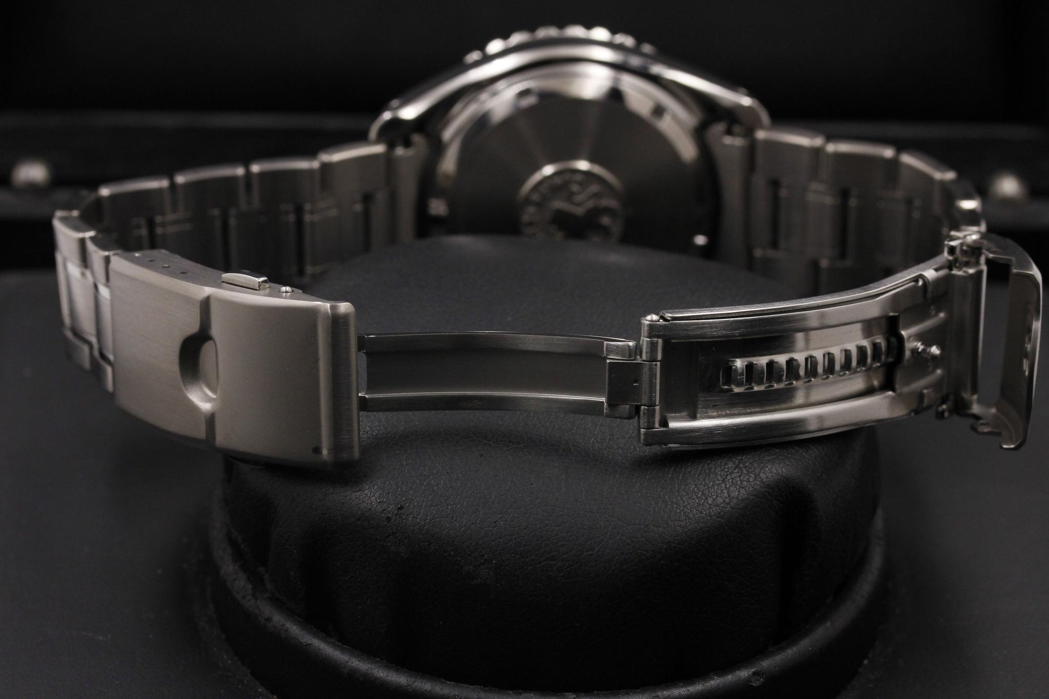 Watch Image 8
