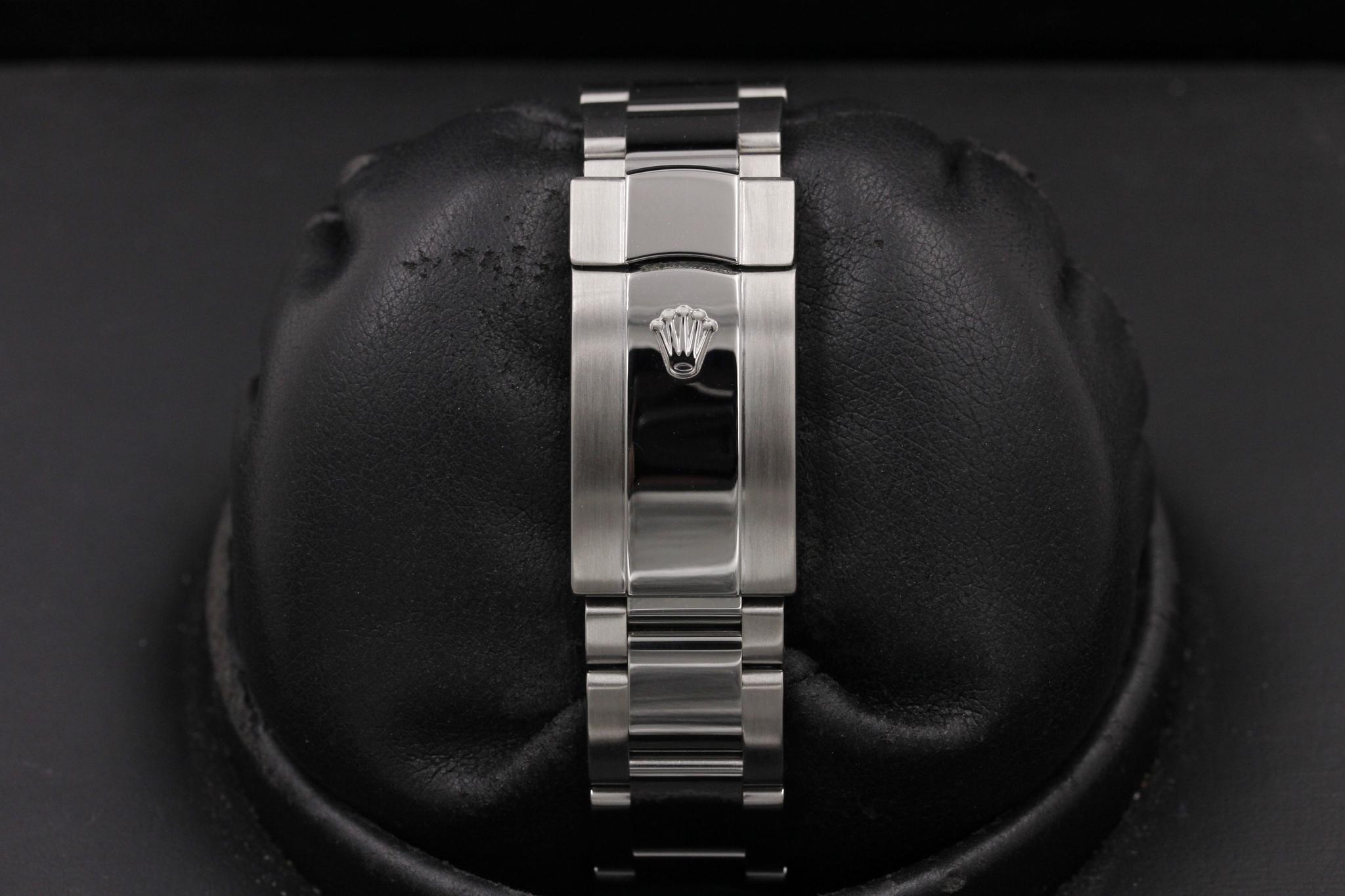 Watch Image 8