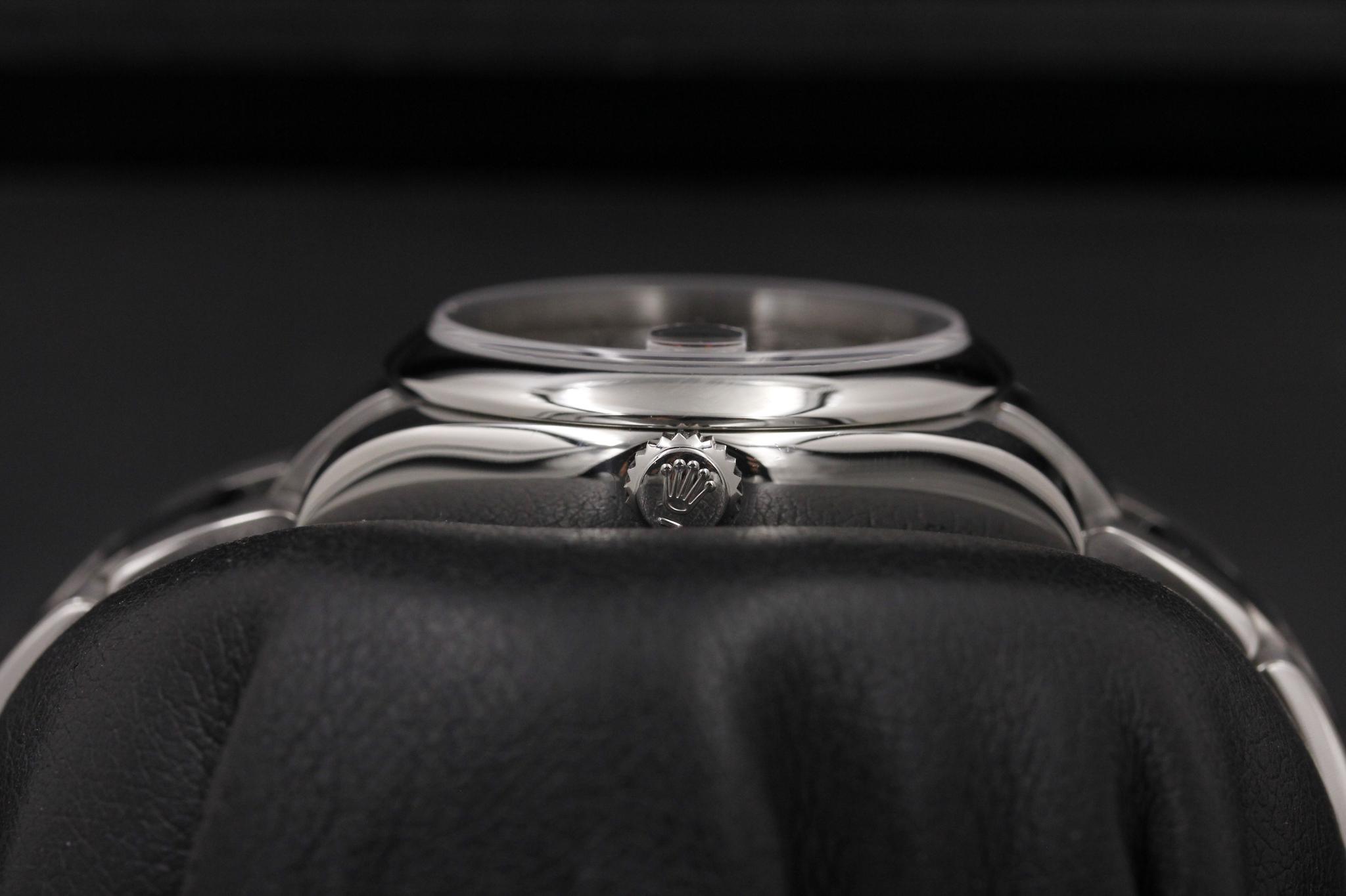Watch Image 3