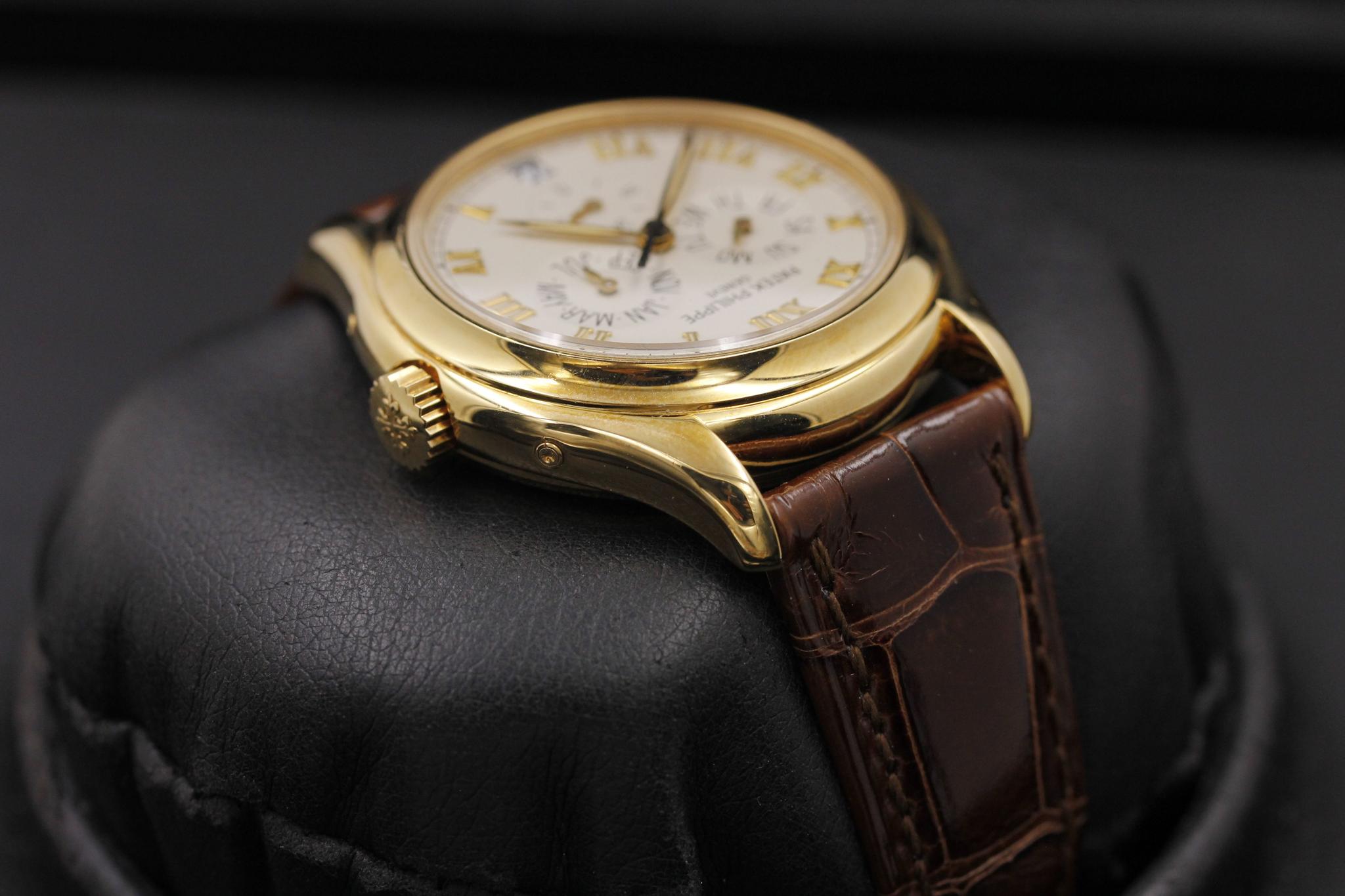 Watch Image 4