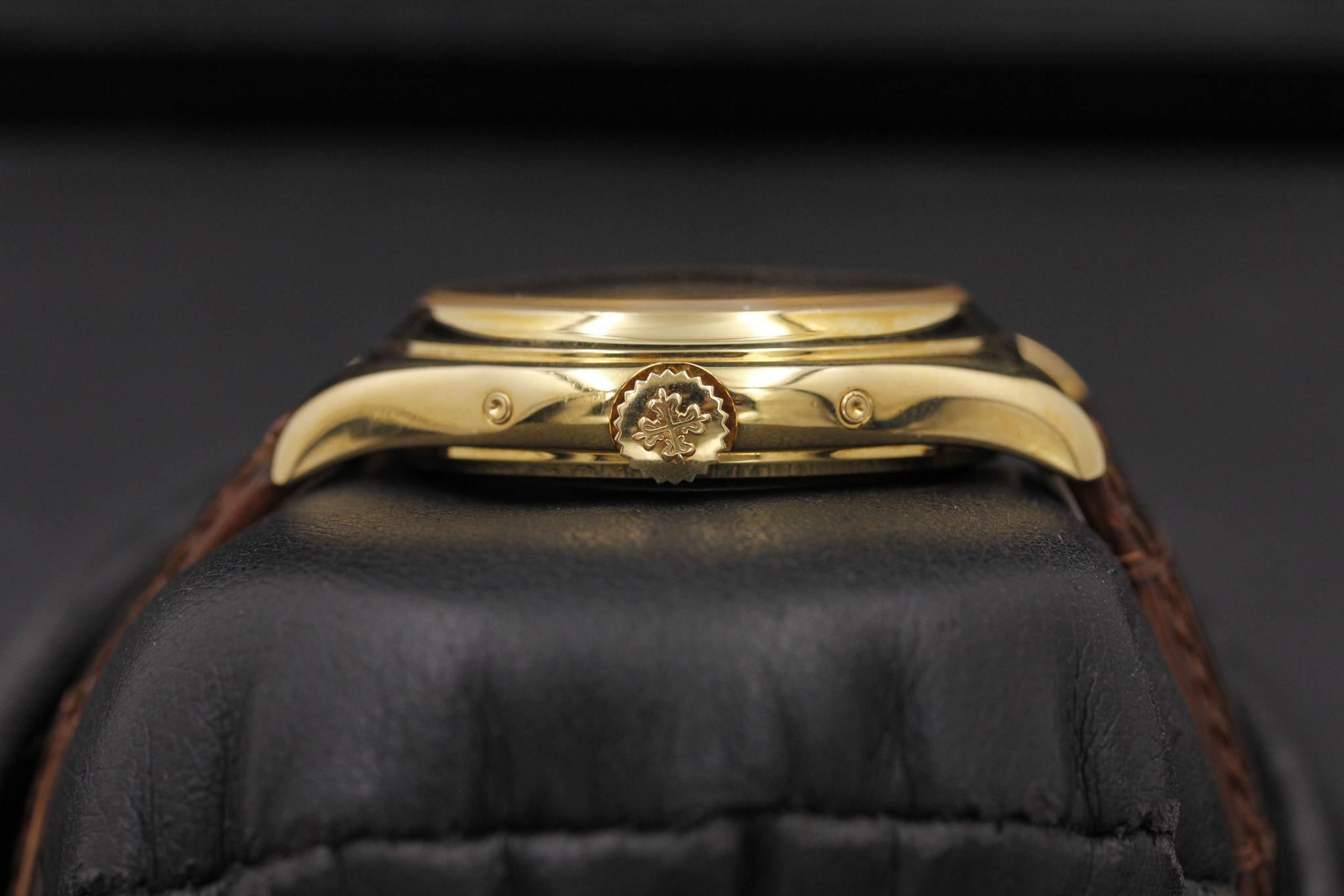 Watch Image 3