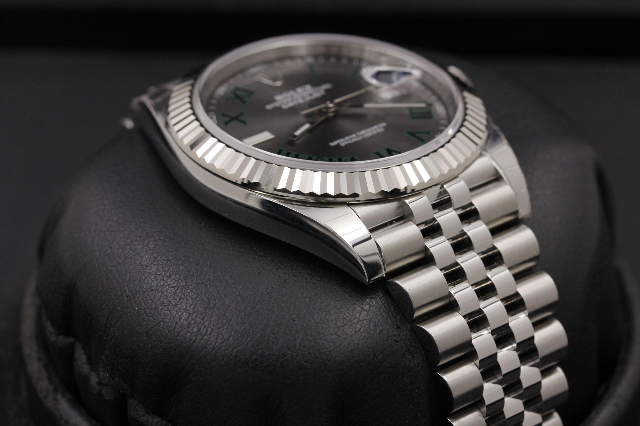 Watch Image 6