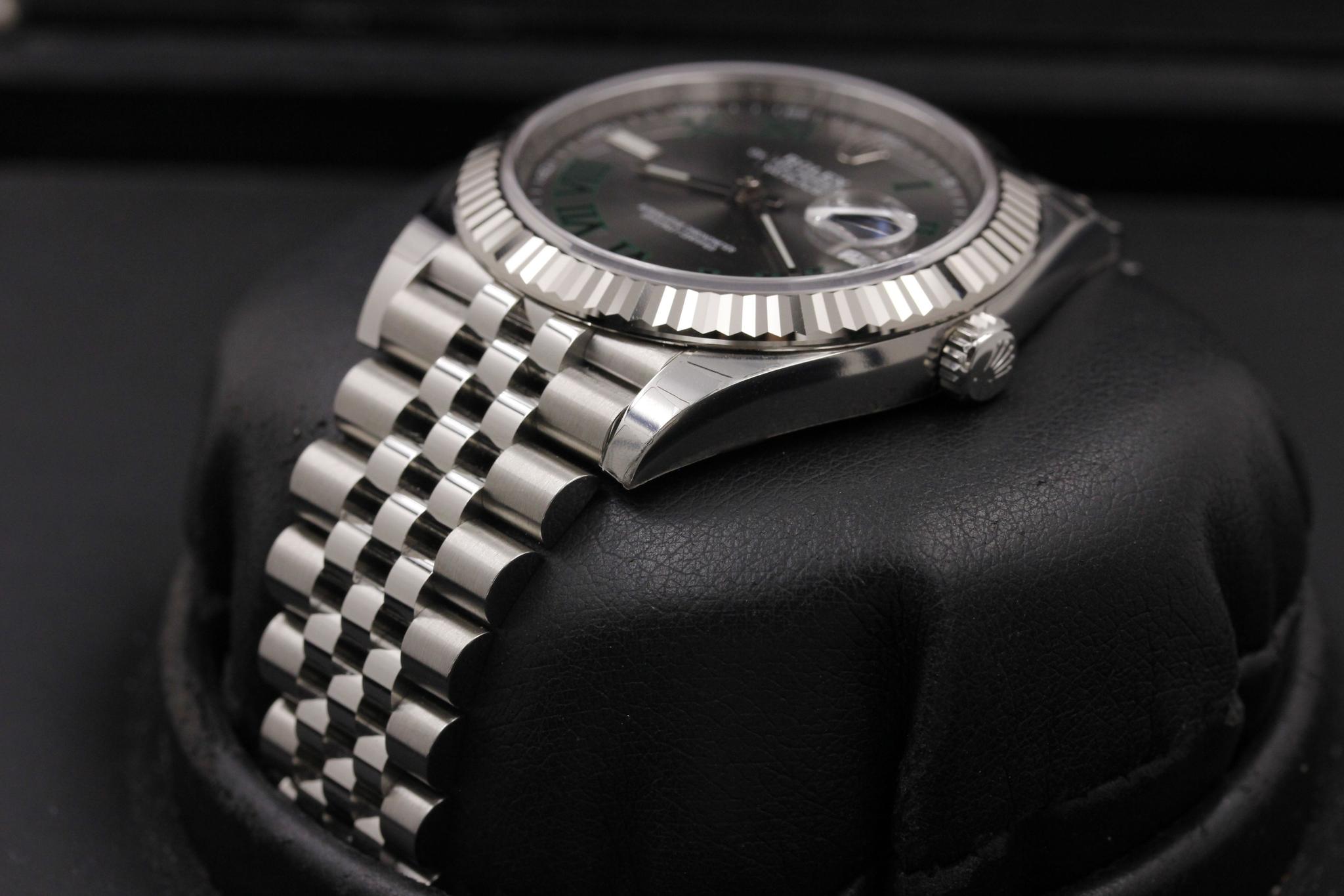 Watch Image 2