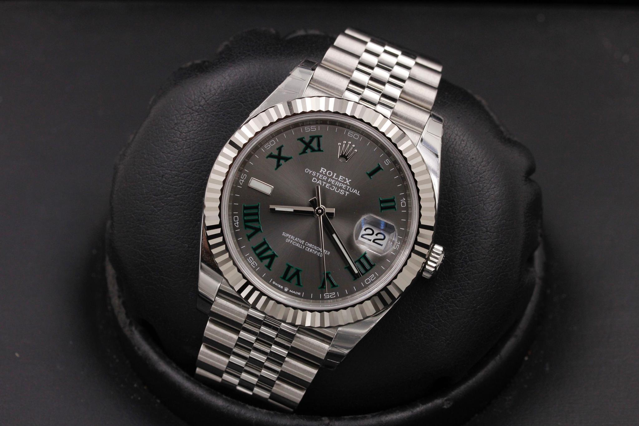 Watch Image 9