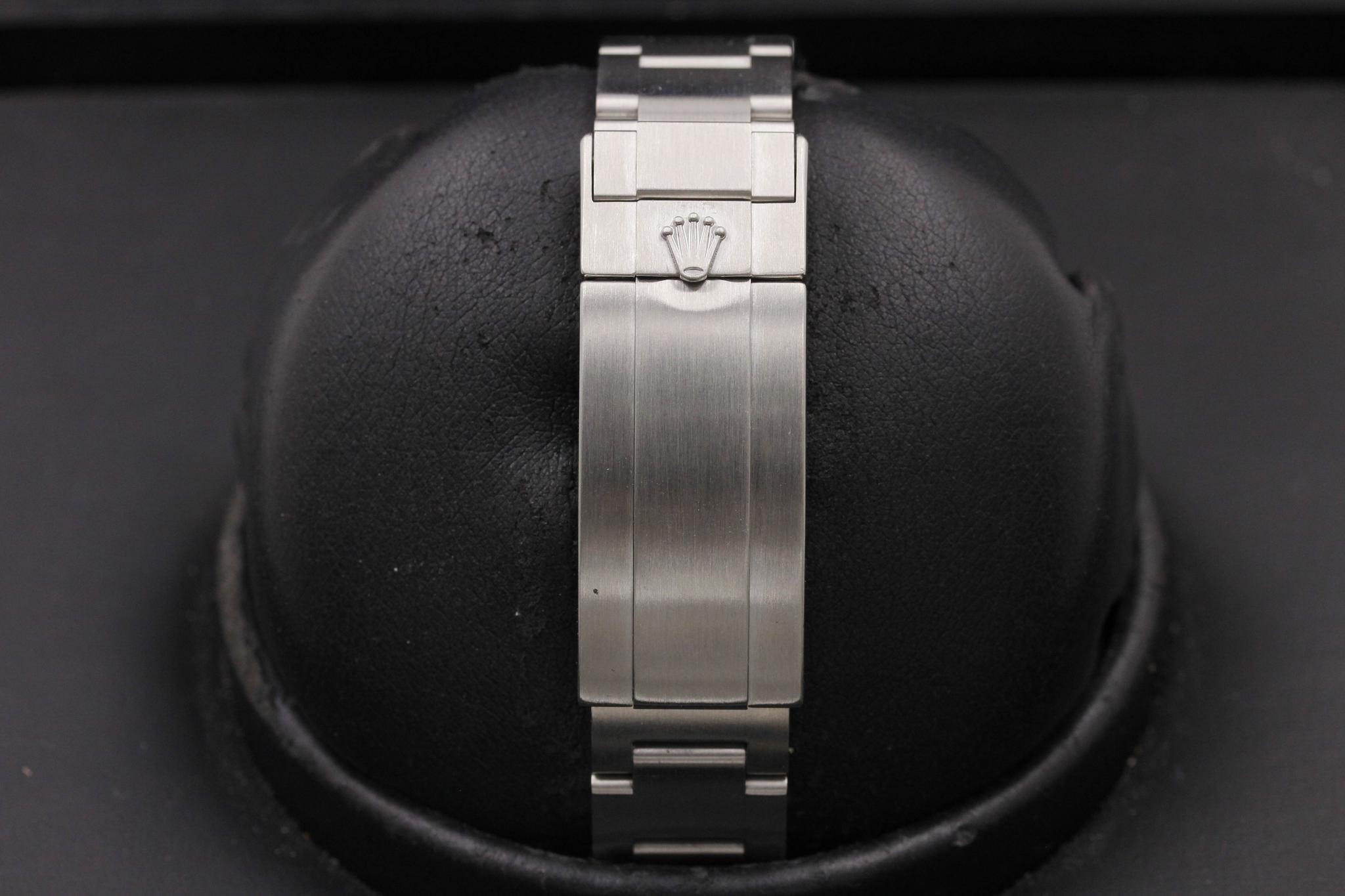 Watch Image 7