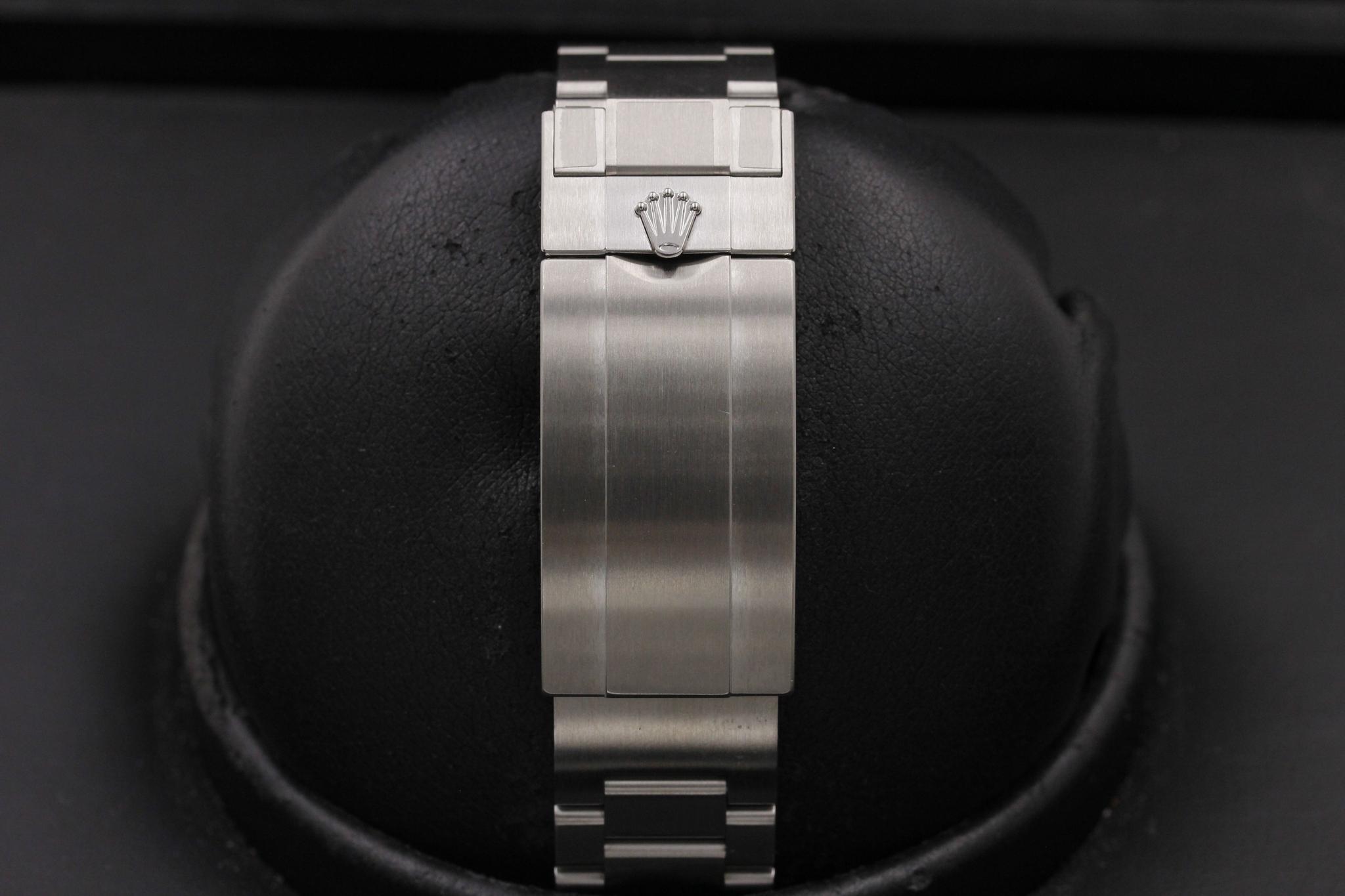 Watch Image 8