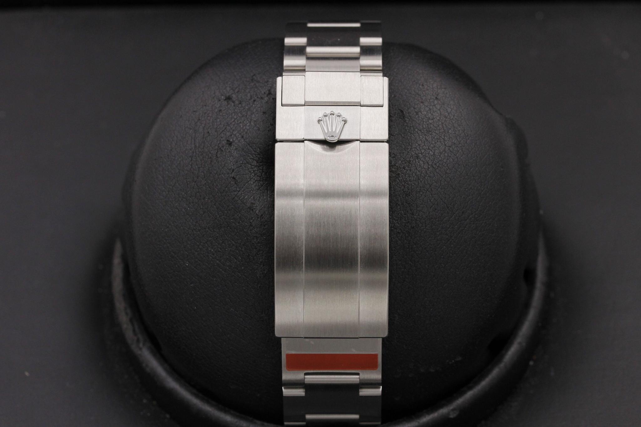 Watch Image 8