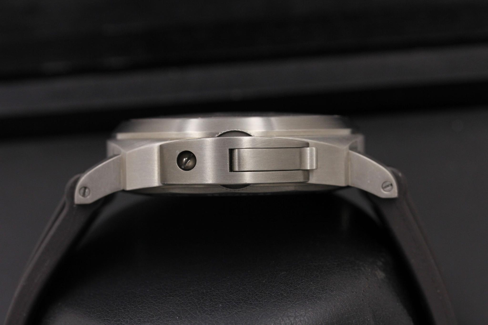 Watch Image 3